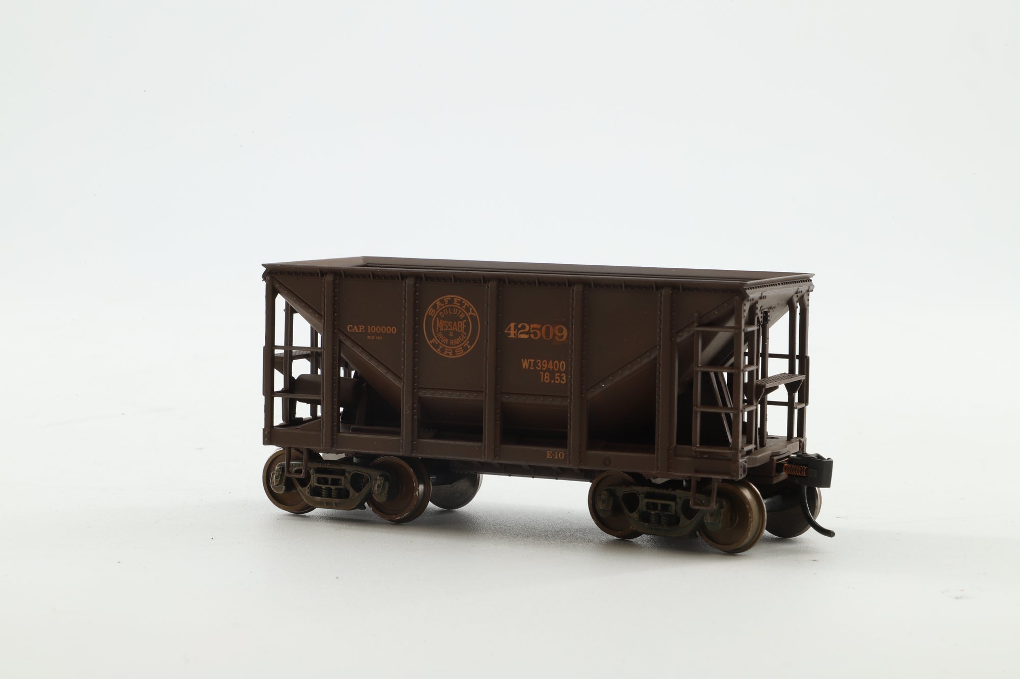 Walthers HO 910-58103 6-Pack of 24' Michigan Ore Cars in Duluth, Missable, & iron Range Livery - Pro-Weathering & Renumbered