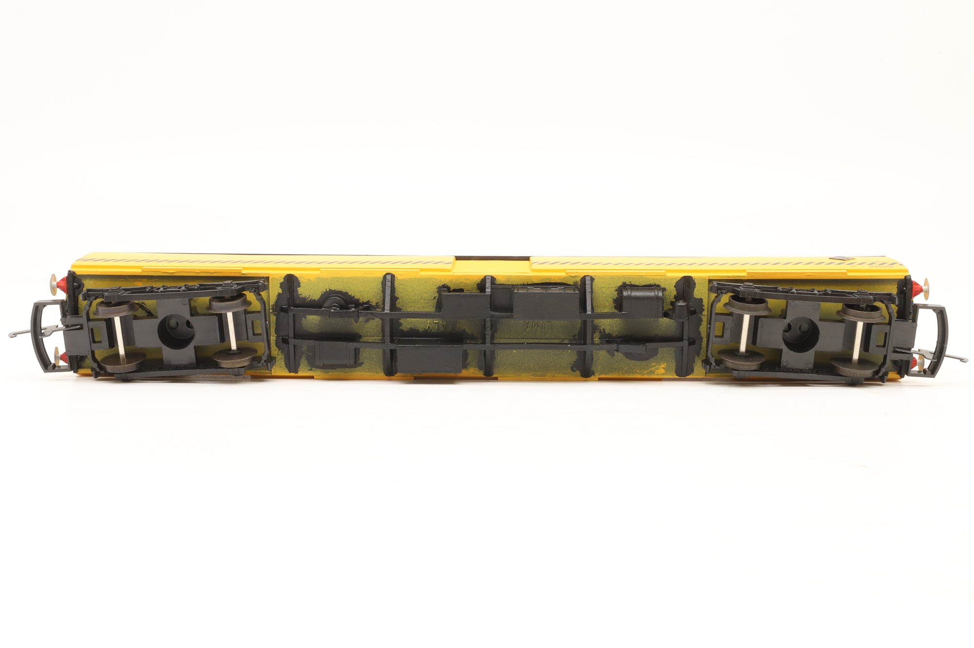 Custom OO Mk1 QVA 975152 in BR Engineering Yellow