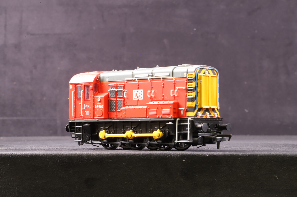 Bachmann OO 32-119 Class 08 08907 in DB Schenker Livery