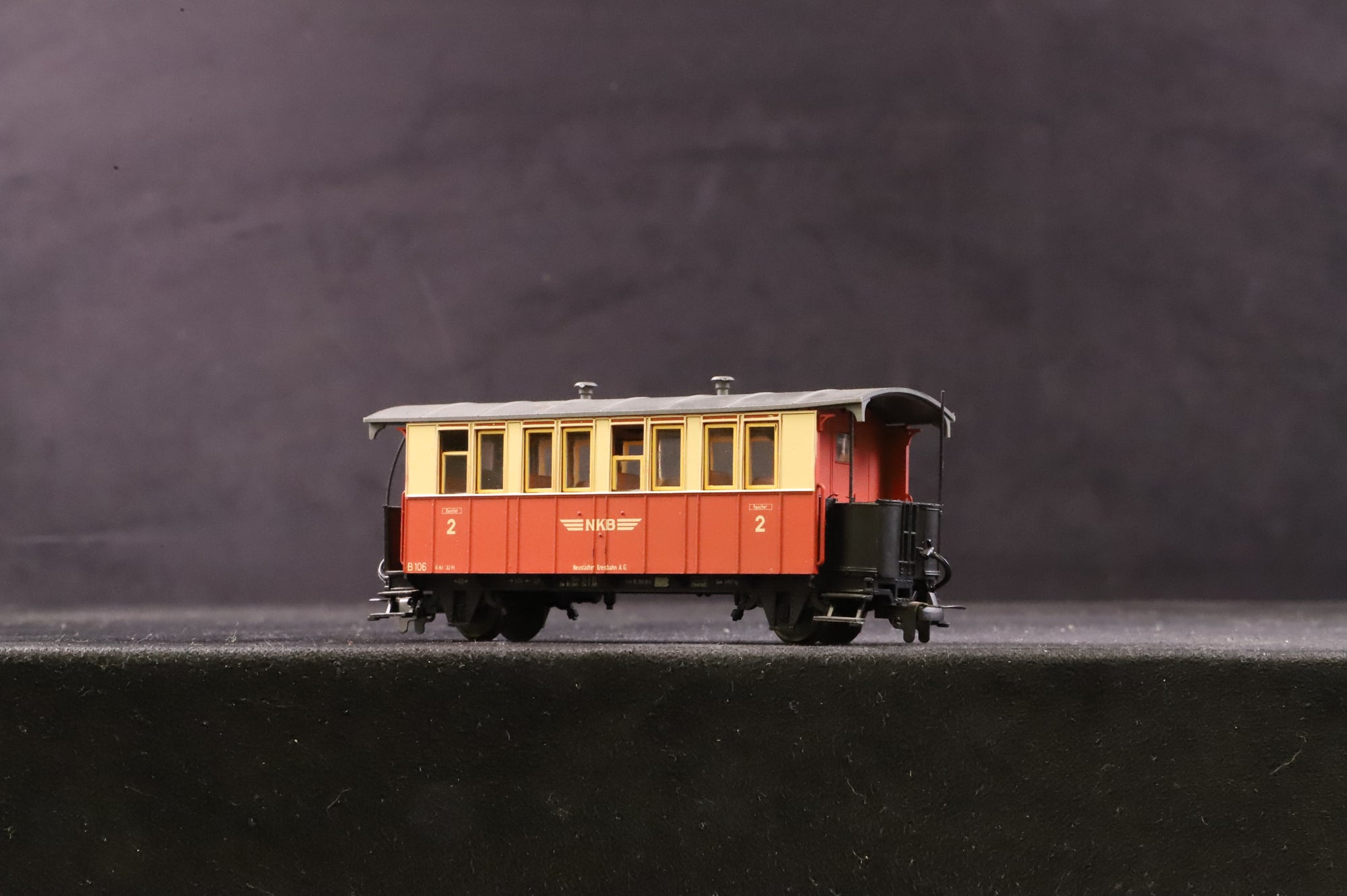 Bemo HOm Rake of 4 Red & Cream Coaches