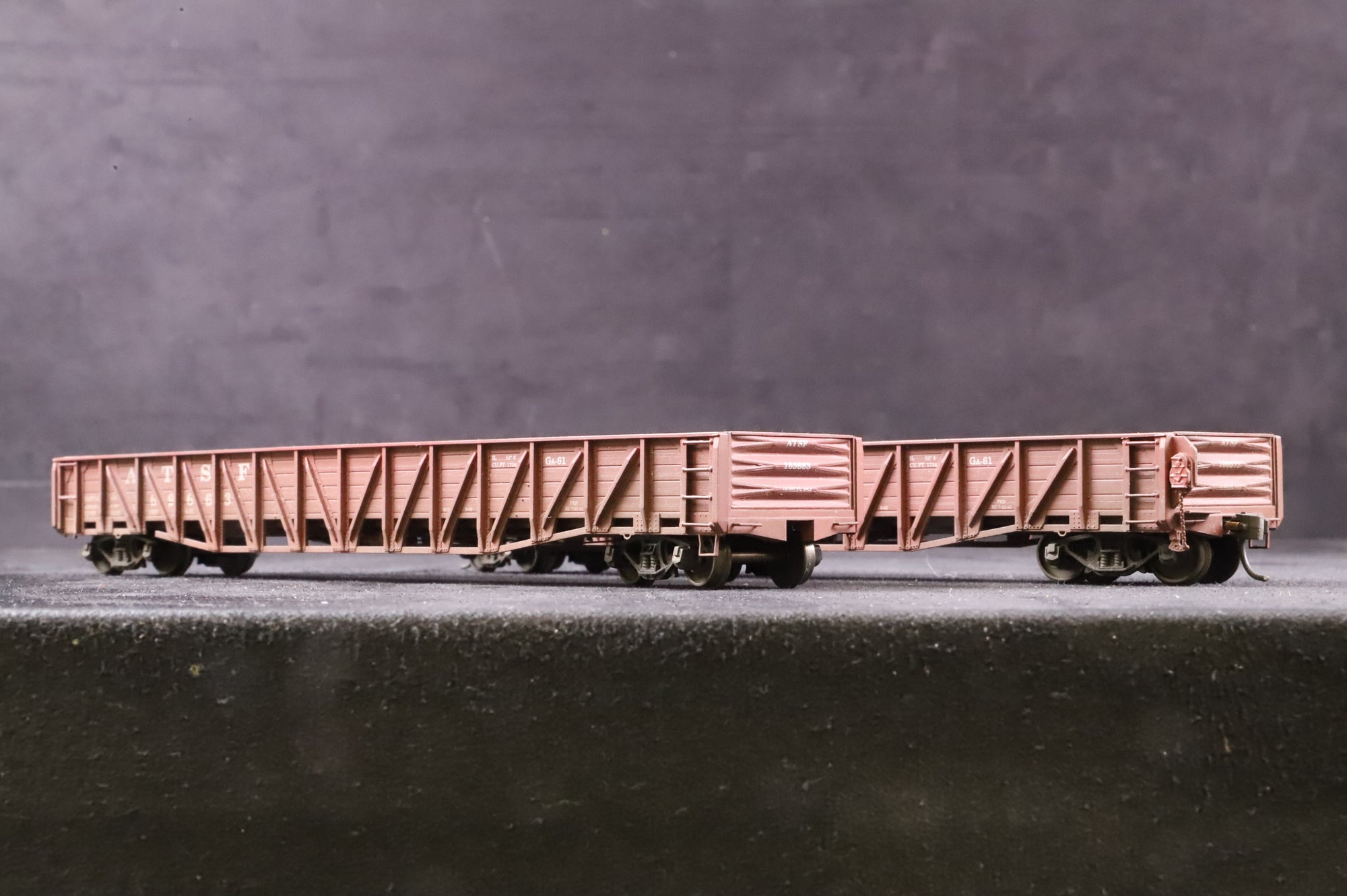 InterMountain Railway Co. HO T452301-11/13 'War Emergency' Gondola Wagons No. 169663/572 in ATSF Brown - Weathered