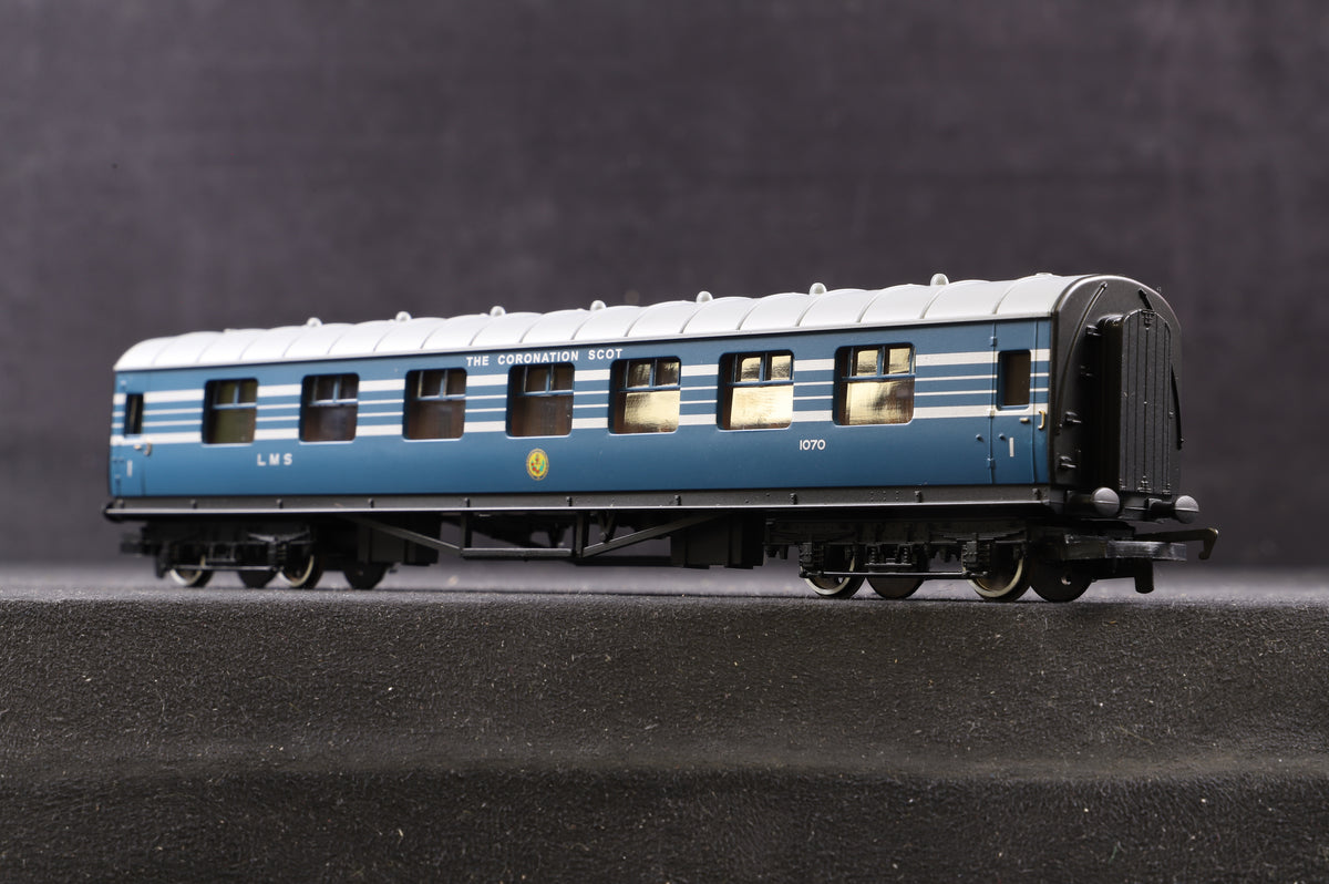 Hornby OO Rake Of 4 LMS Coronation Coaches