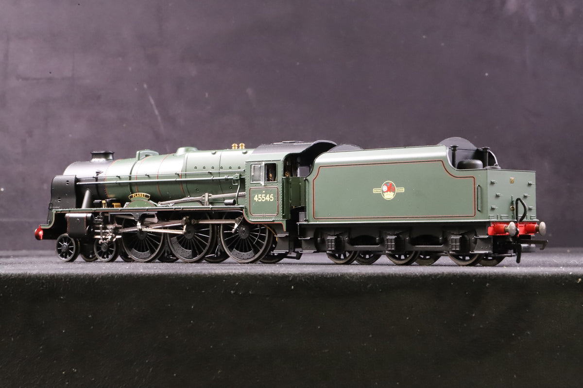 Hornby OO R2633 Patriot Class 7P 45545 &#39;Planet&#39; in Lined BR green w/ Late Crests