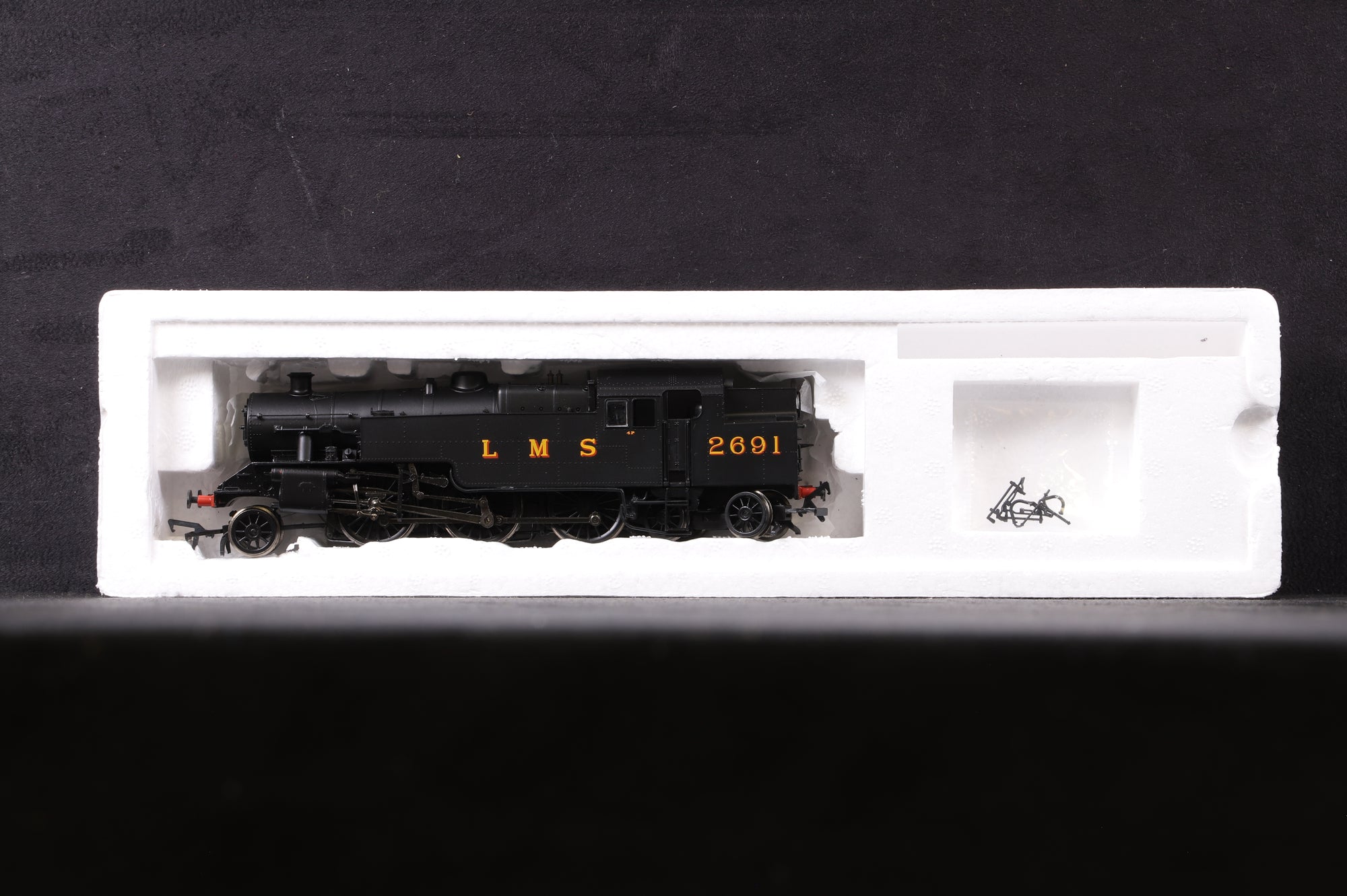 Bachmann OO 32-875 Fairburn Tank 2691 in LMS Black