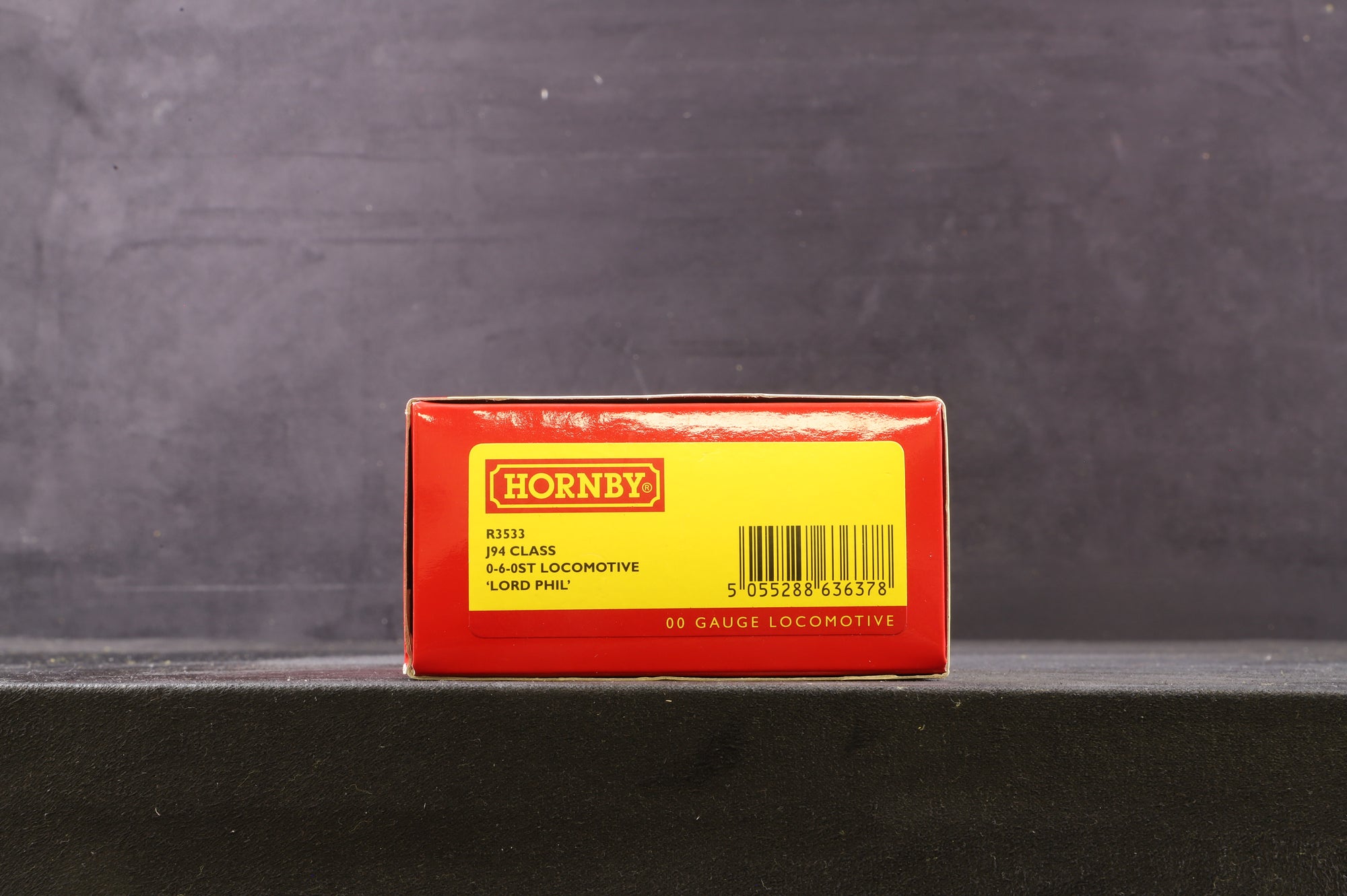 Hornby OO R3533 J94 Tank 'Lord Phil' in Lined Green