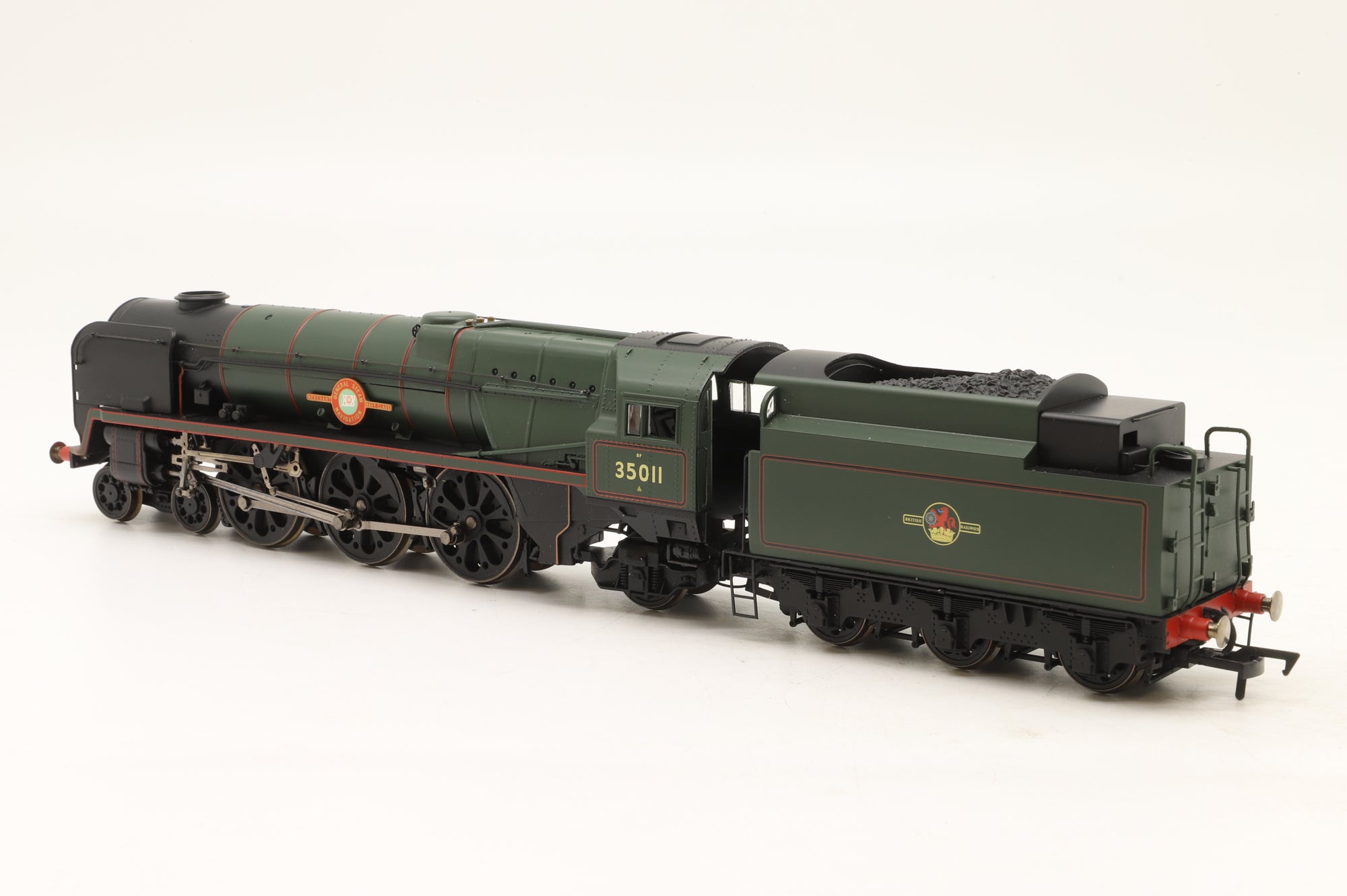 Hornby OO R2466 Merchant Navy Class 35011 in Lined BR Green w/ Late Crests