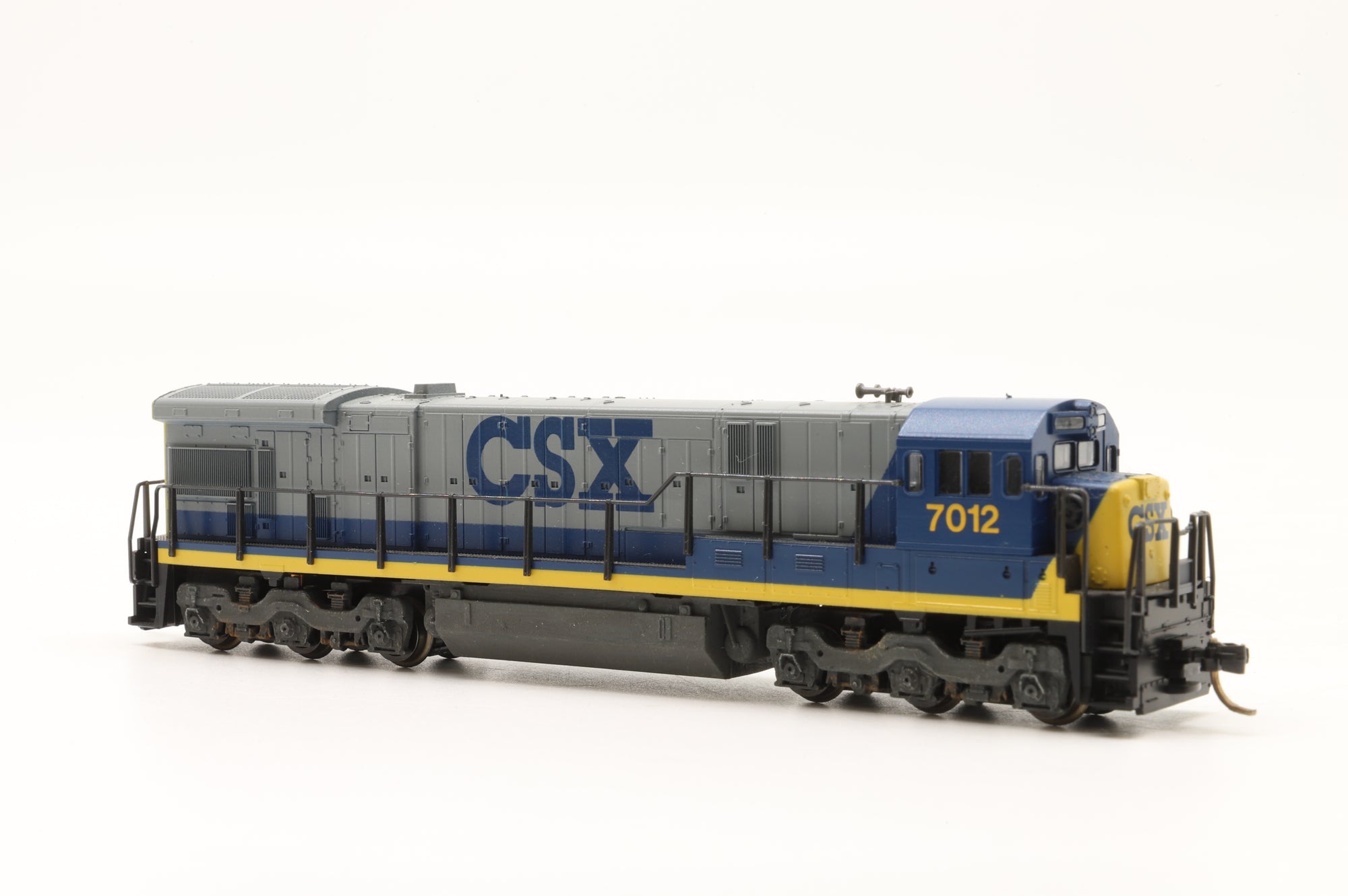 Kato N 176-308 C30-7 7012 in CSX Blue/Yellow