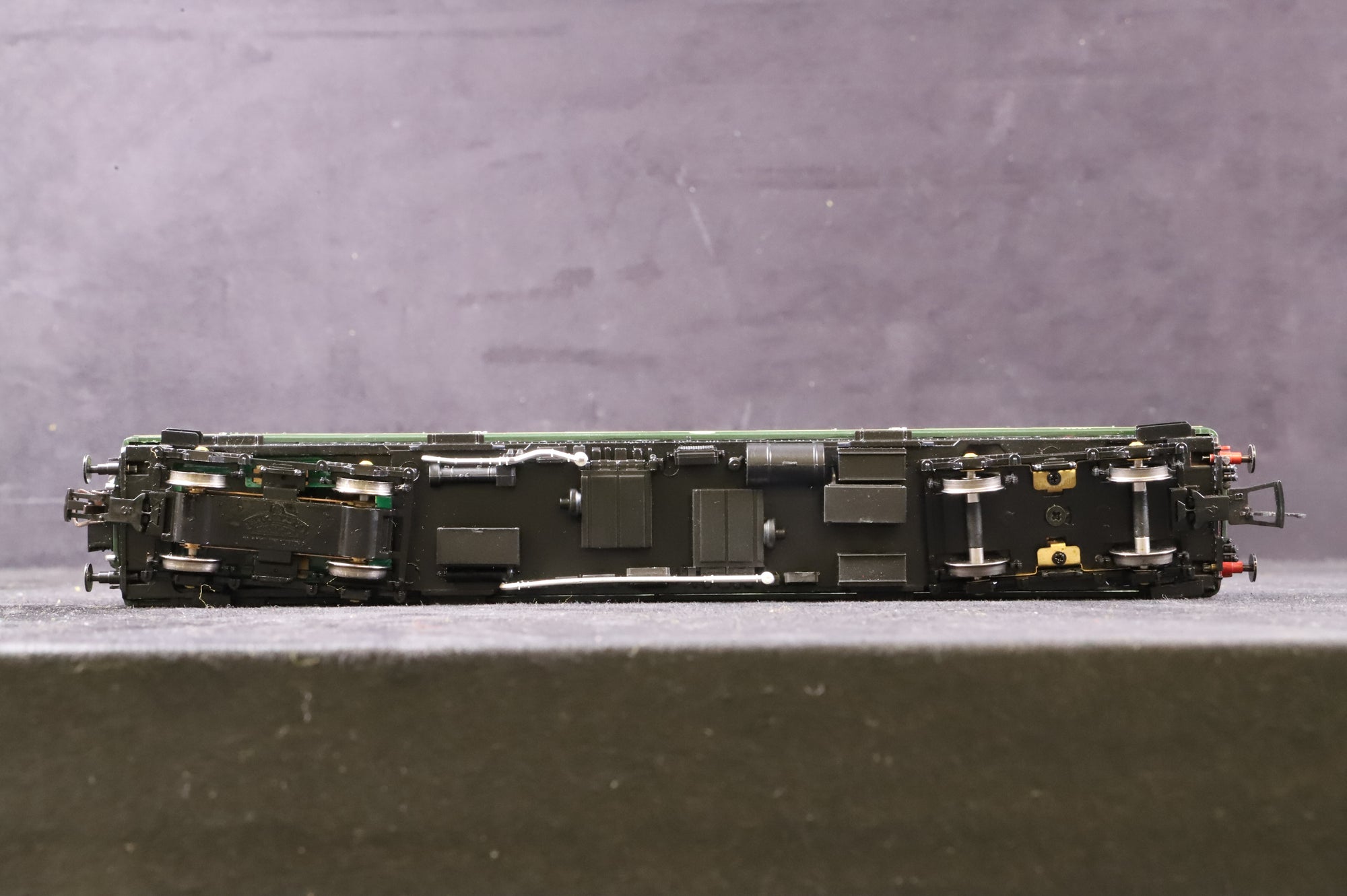 Bachmann OO 32-913 Class 108 3 Car DMU BR Green Speed Whiskers