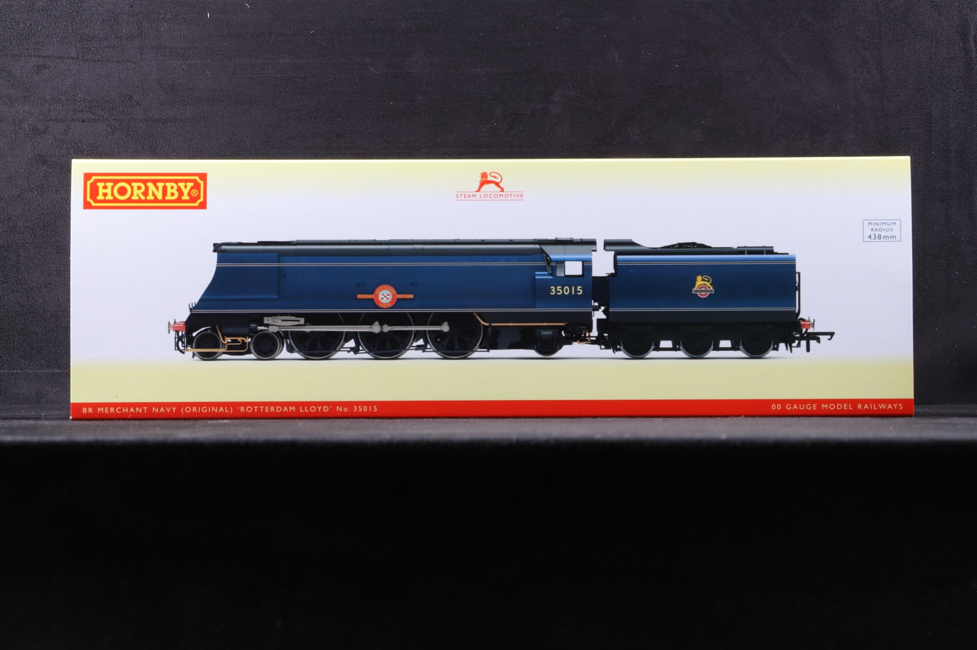 Hornby OO R30401 Merchant Navy Class '35015' 'Rotterdam Lloyd' BR Blue