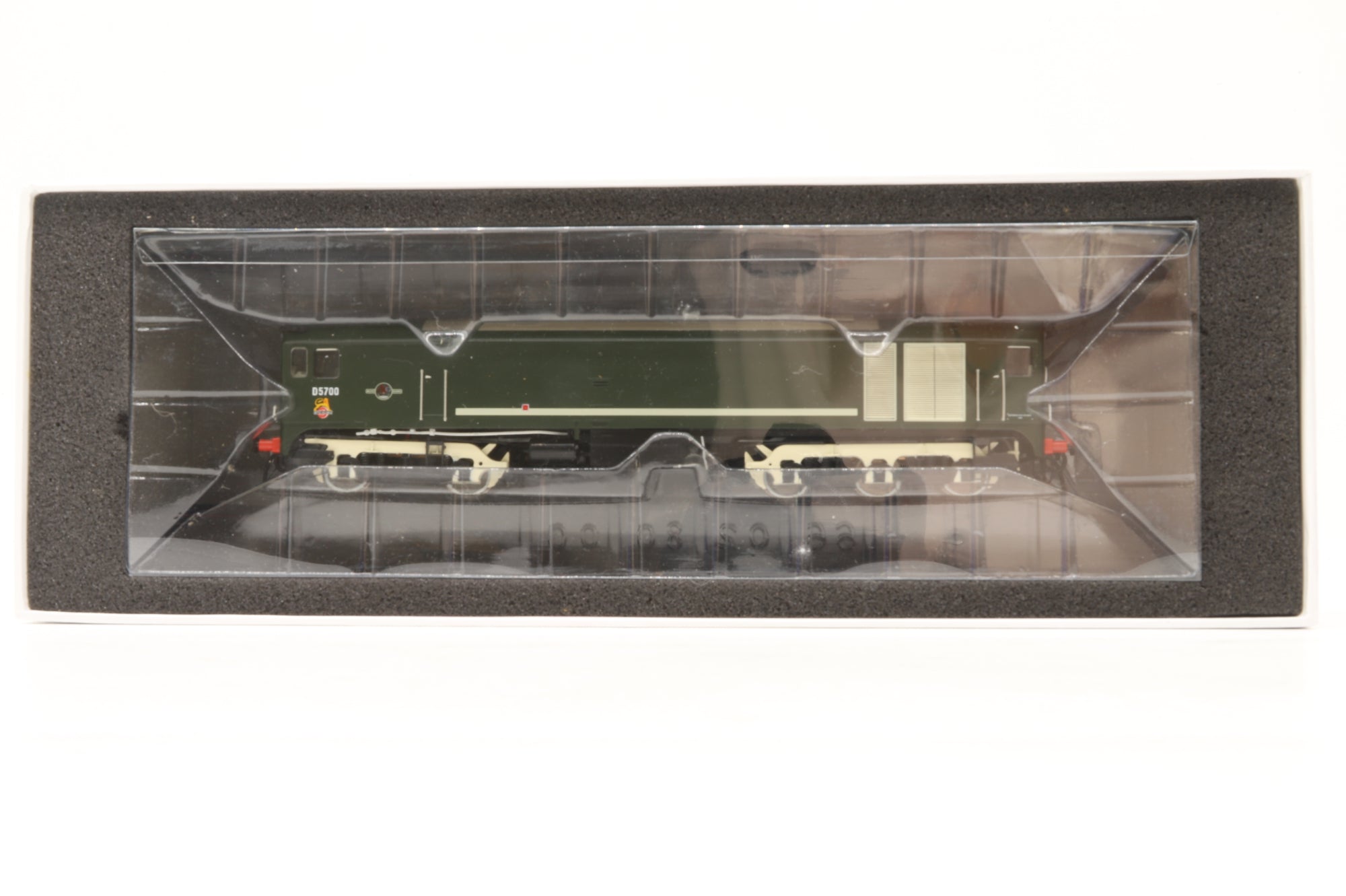 Heljan OO 2800 Class 28 Co-Bo D5700 BR Green with No Yellow Panels and Modified Windows