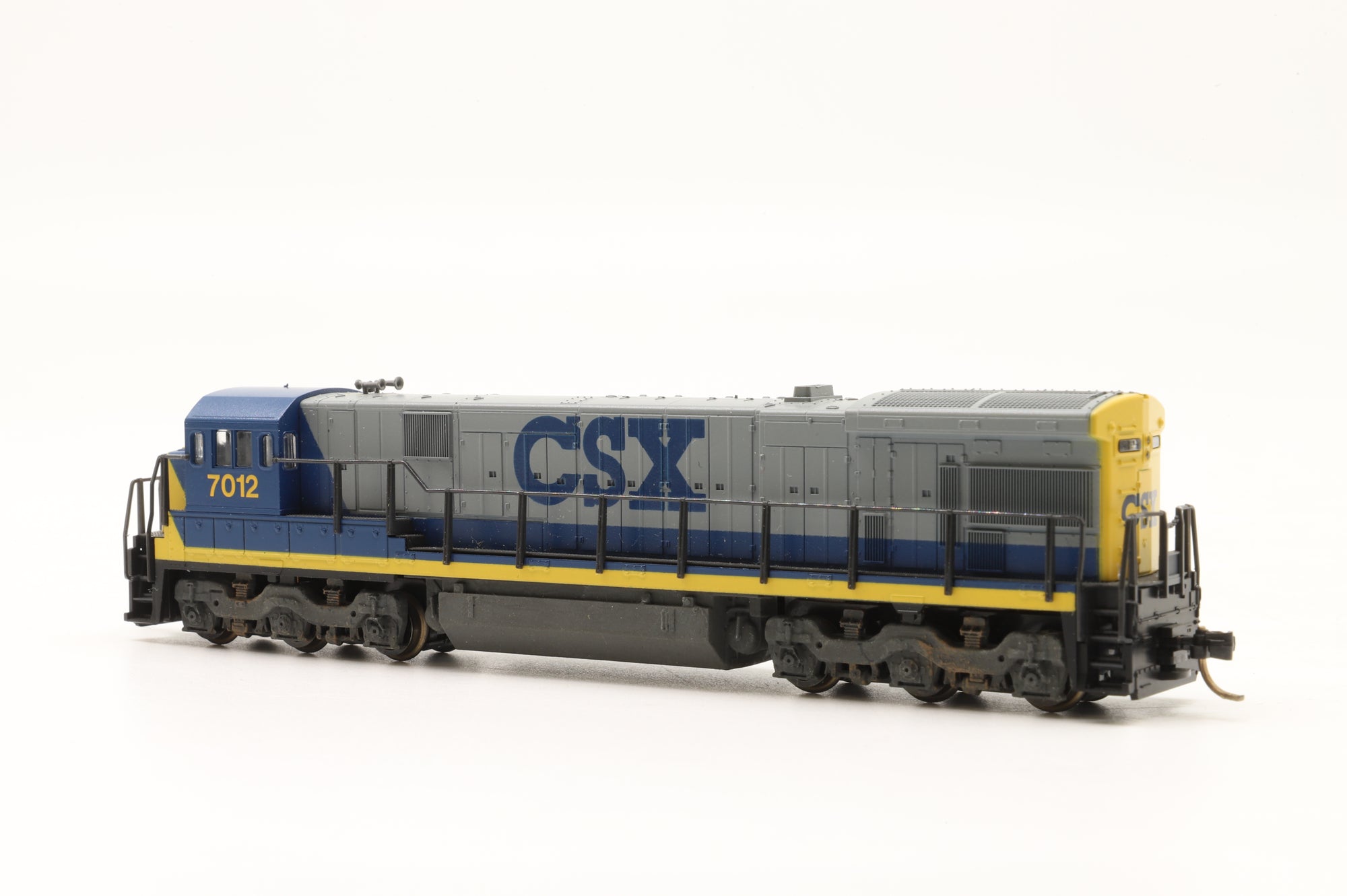 Kato N 176-308 C30-7 7012 in CSX Blue/Yellow
