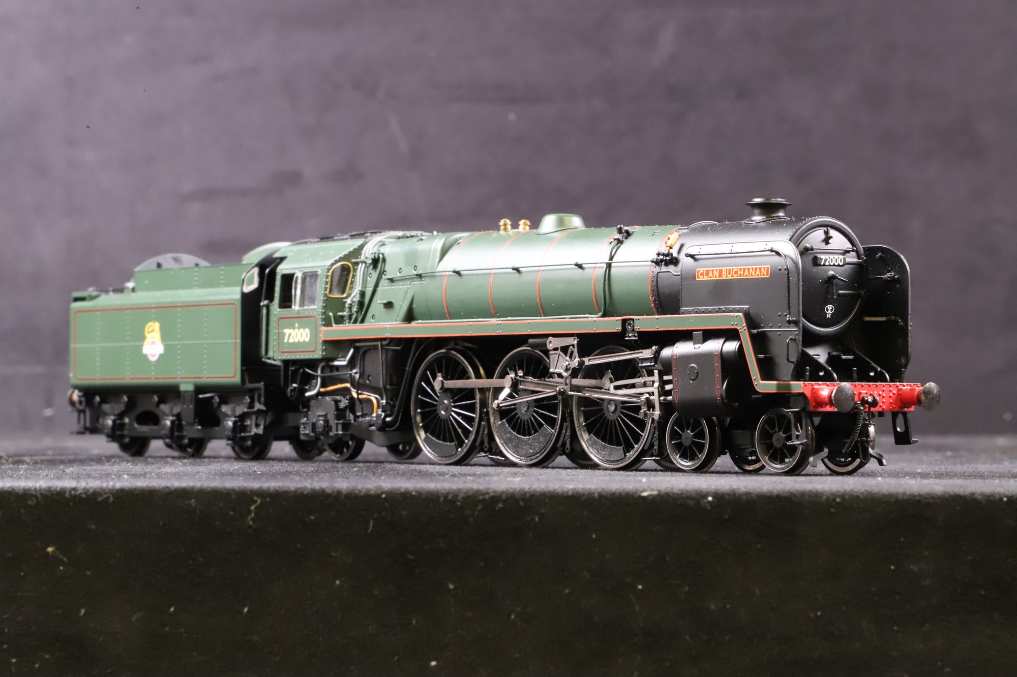 Hornby OO R2846 Clan Class 4-6-2 '72000' 'Clan Buchanan' BR Green E/C
