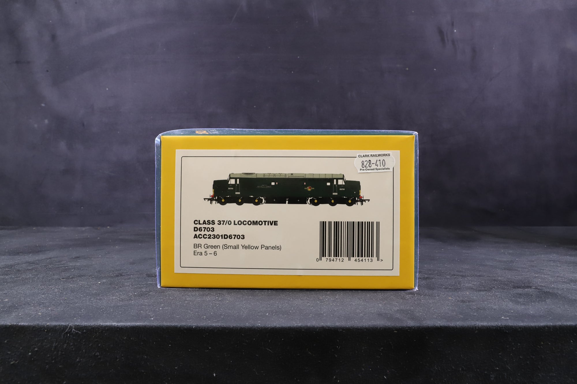 Accurascale OO ACC2301D6703 Class 37/0 'D6703' BR Green Small Yellow Panels