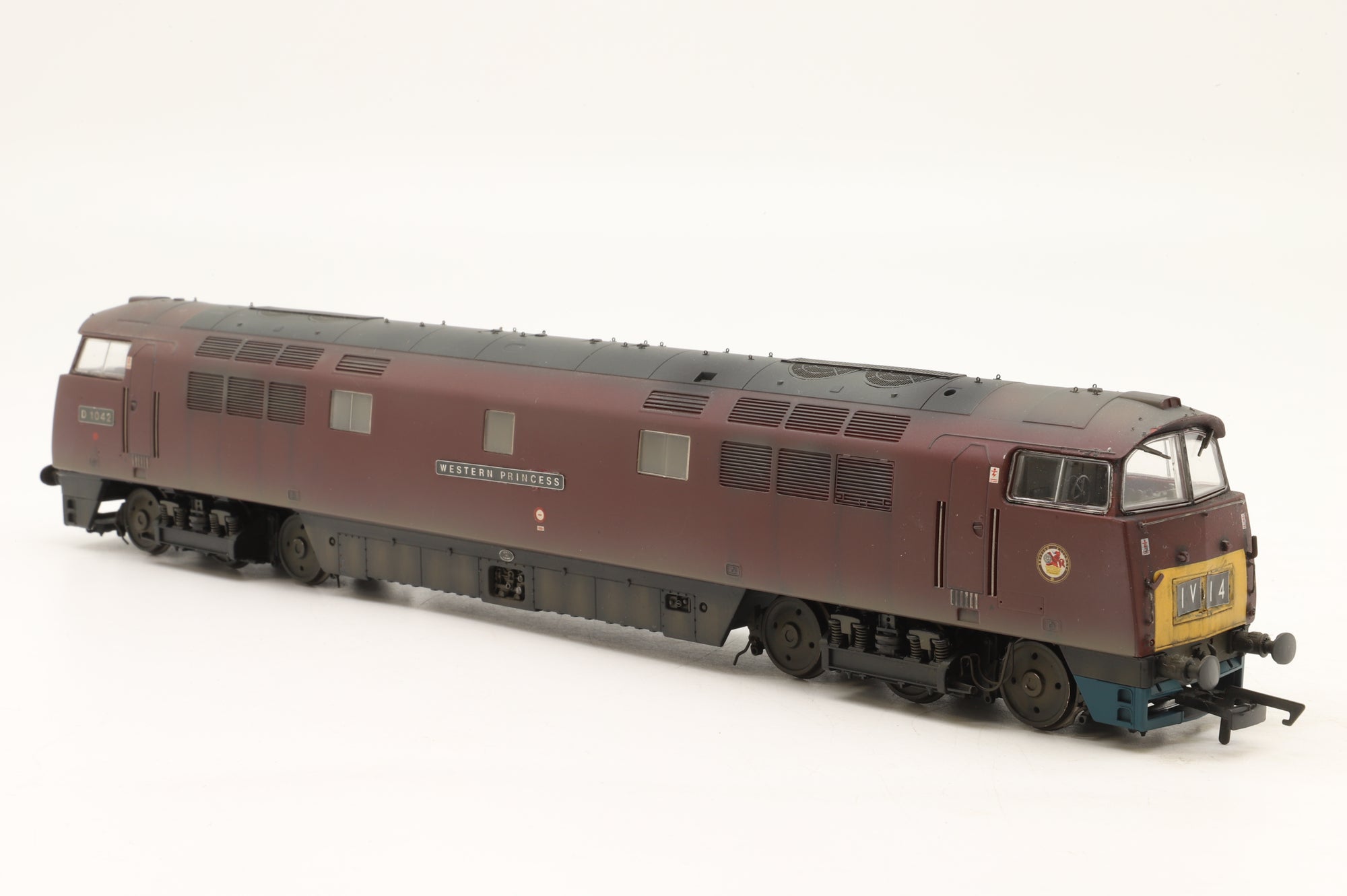 Dapol OO D1003X Class 52 'D1042' 'Western Princess' Maroon Weathered