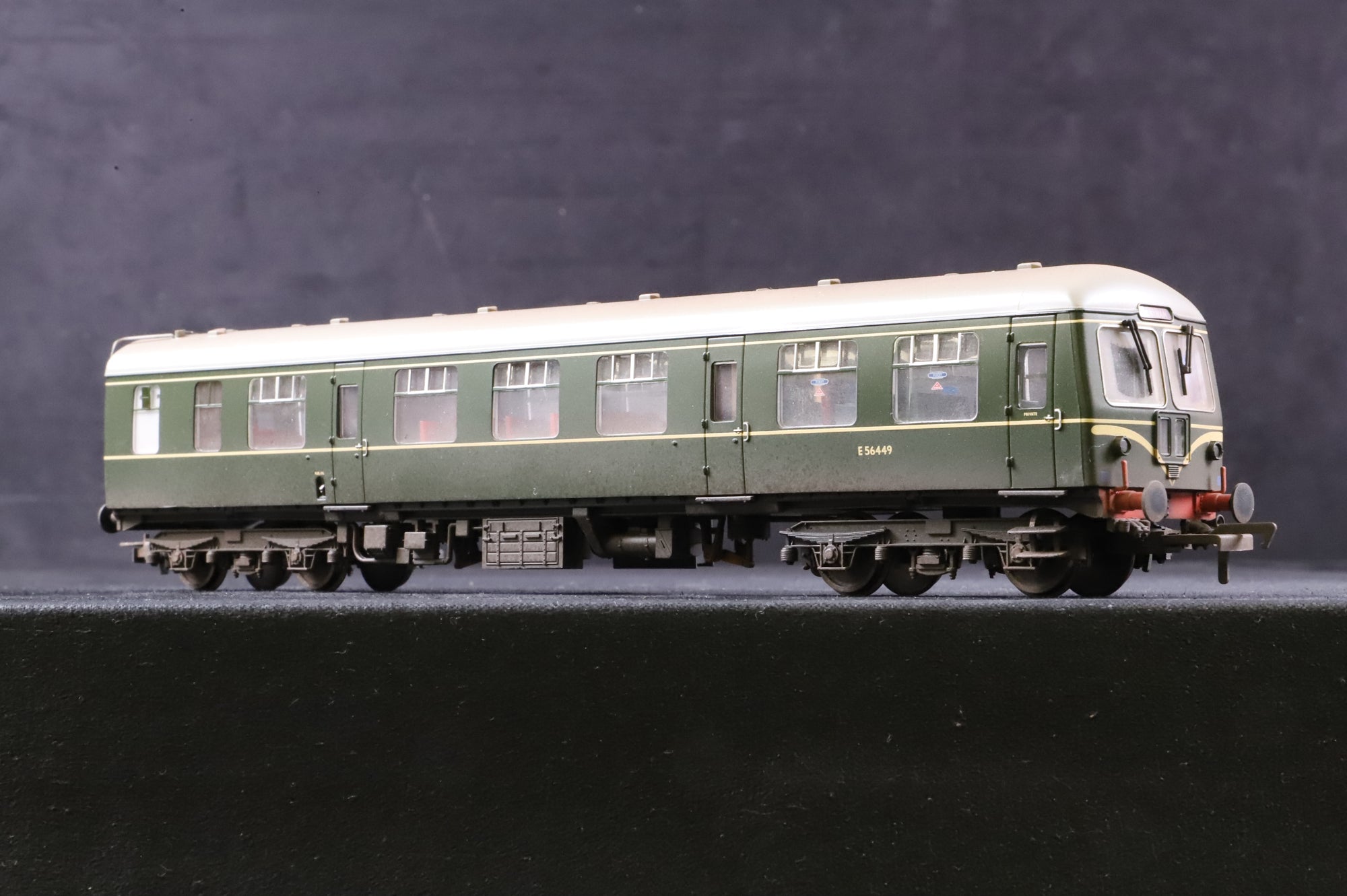 Bachmann OO 31-326B Class 105 2 Car DMU BR Green Speed Whiskers Weathered DCC Sound