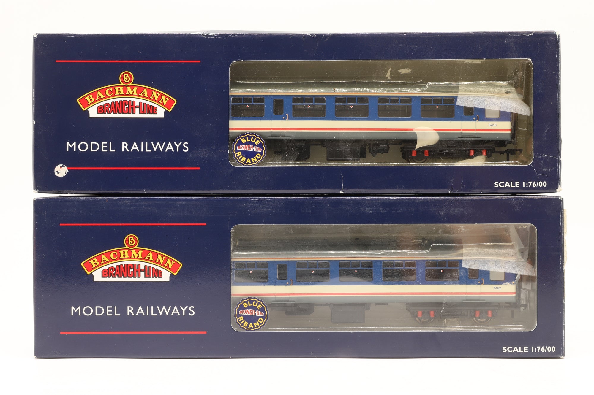 Bachmann OO Rake Of BR Mk2A Network Southeast Coaches Inc. 39-362 & 39-352