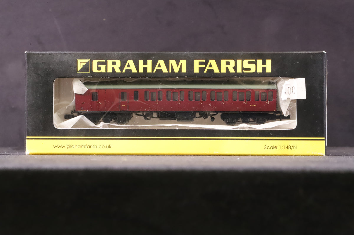 Graham Farish N 374-312A&amp;B Rake Of 2 Mk1 Crimson Suburban Coaches