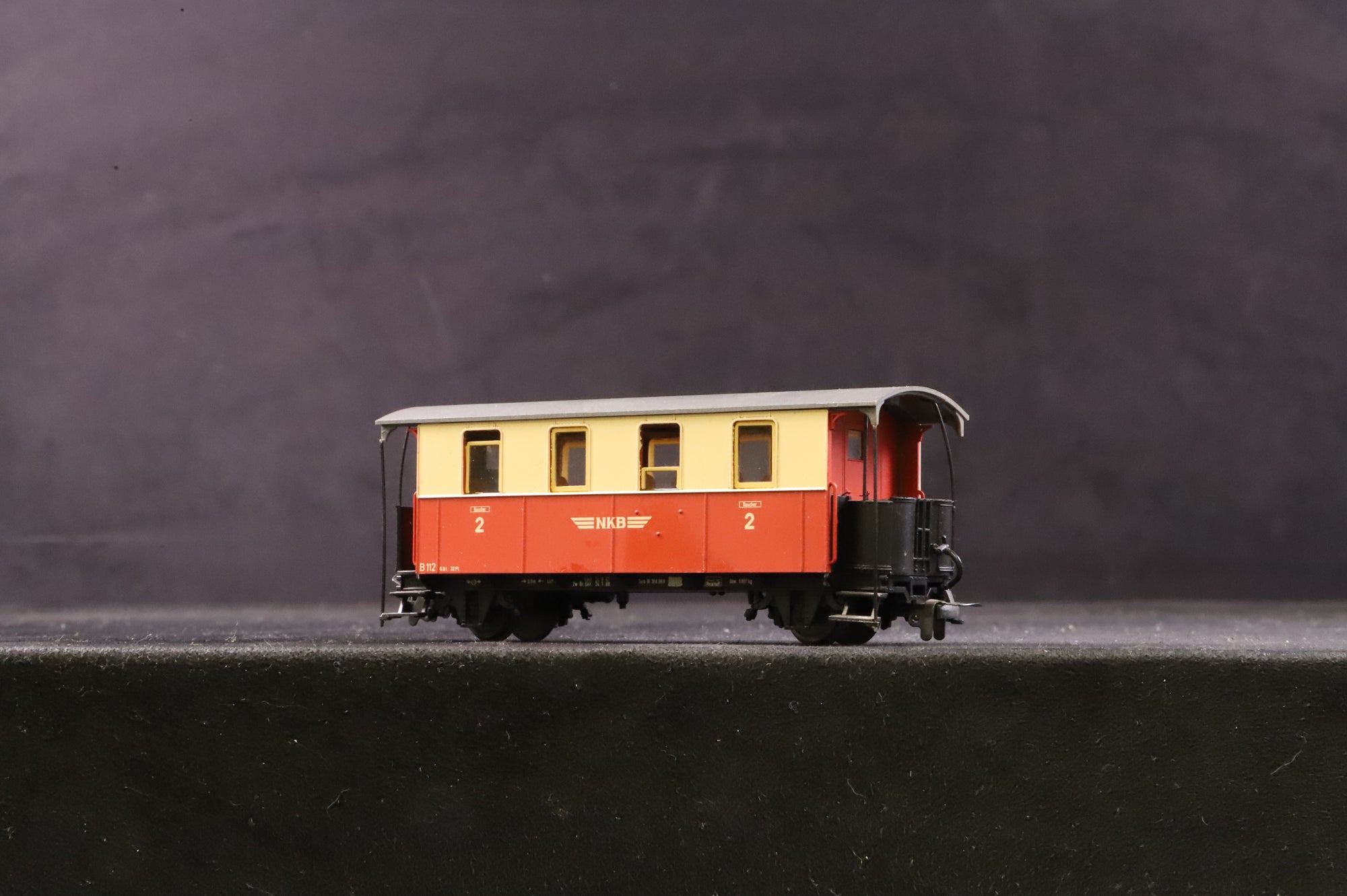 Bemo HOm Rake of 4 Red & Cream Coaches