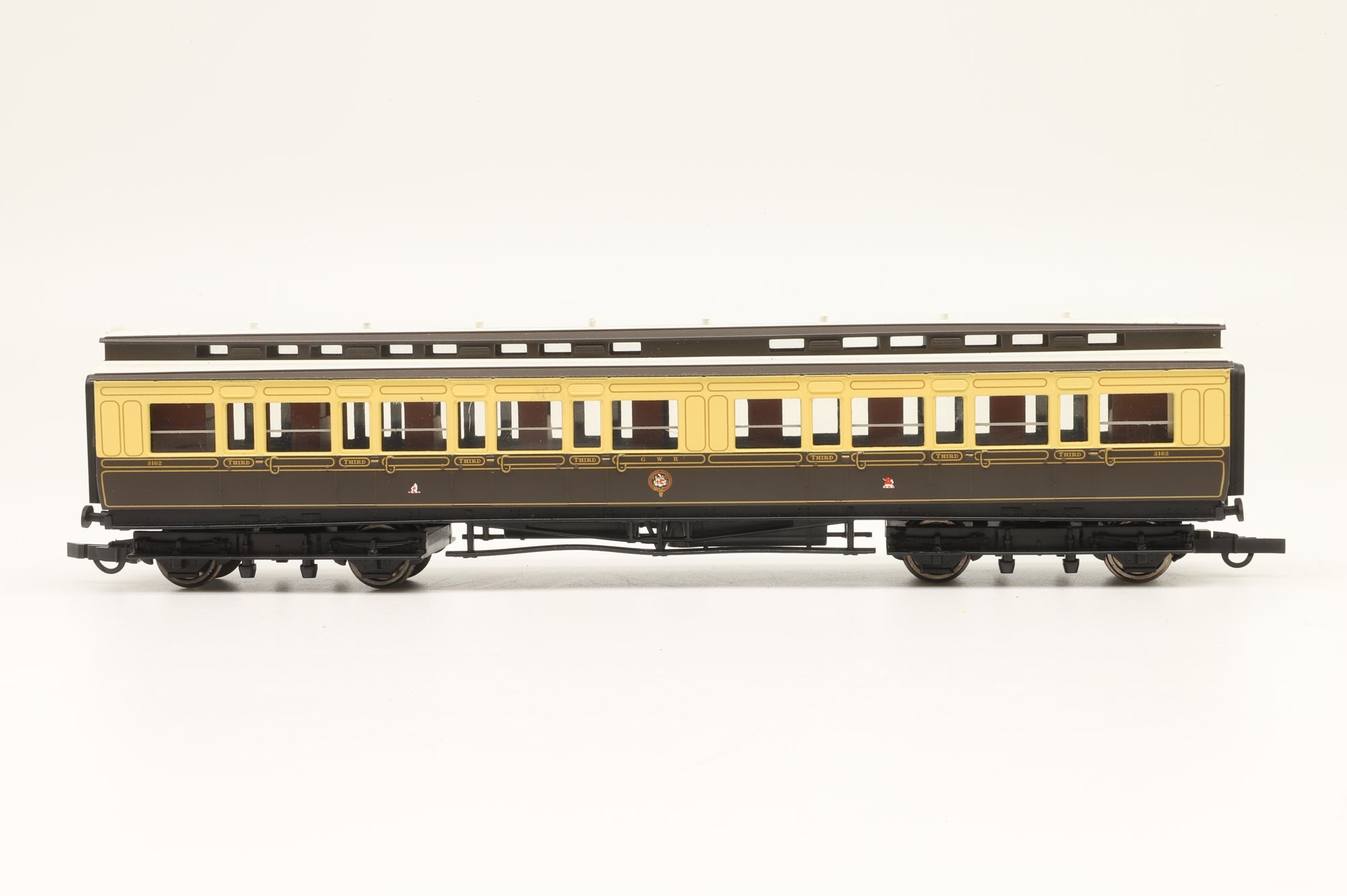 Hornby OO Rake Of 6 GWR Chlorestry GWR Chocolate & Cream Coaches