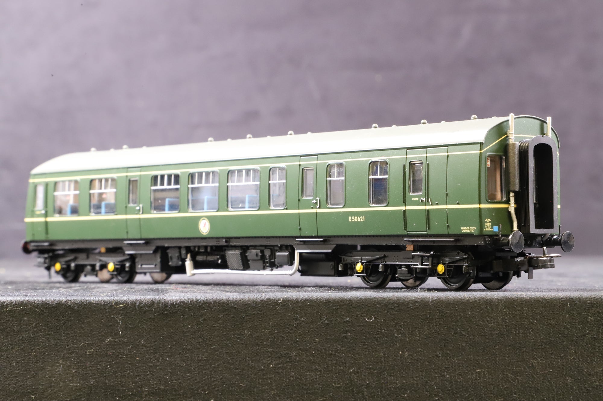 Bachmann OO 32-913 Class 108 3 Car DMU BR Green Speed Whiskers