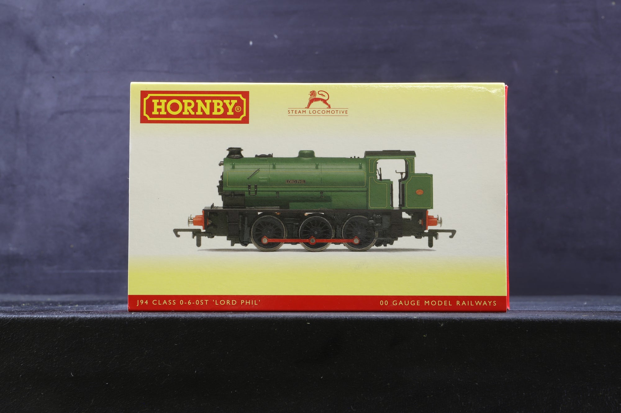 Hornby OO R3533 J94 Tank 'Lord Phil' in Lined Green