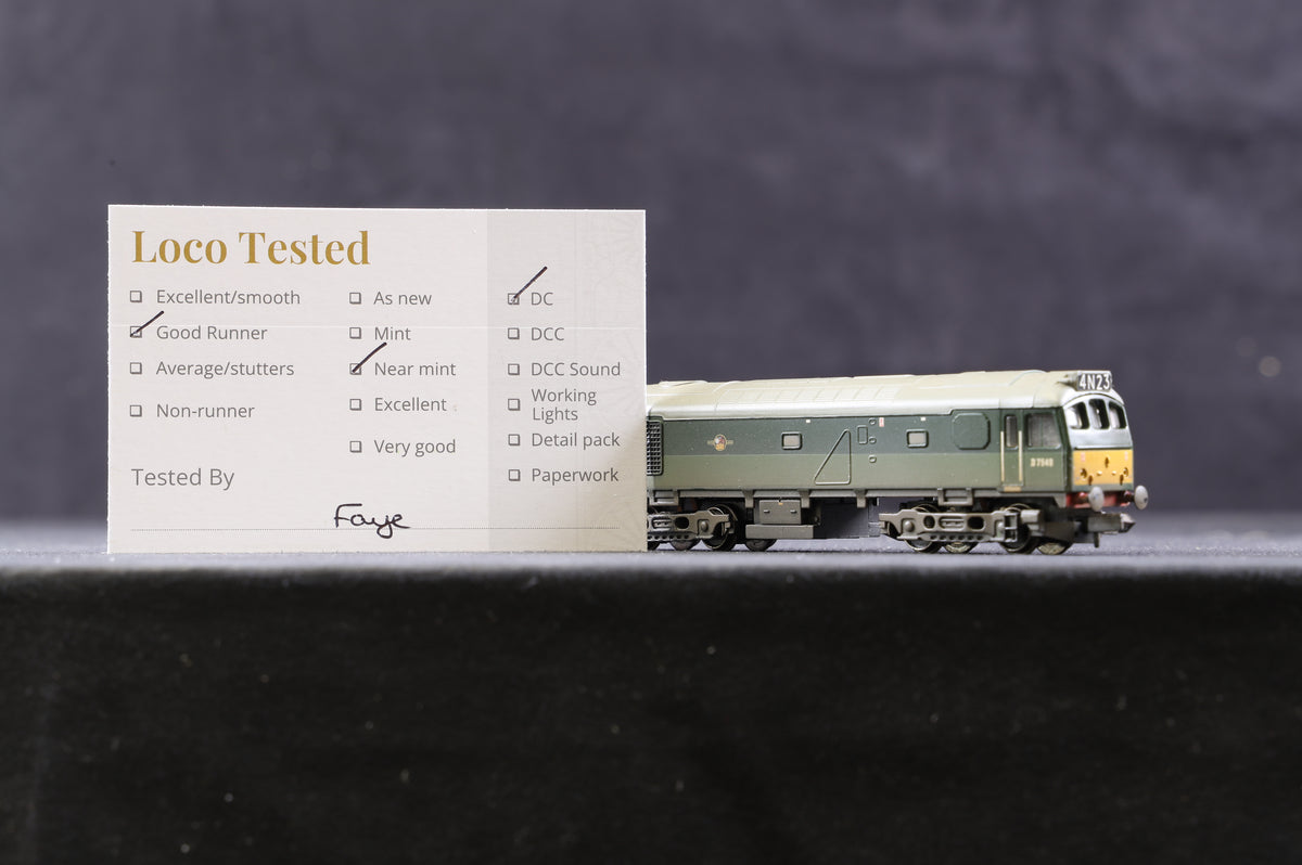 Graham Farish N 371-078 Class 25/2 Diesel &#39;D7549&#39; Two Tone Green L/C, Weathered