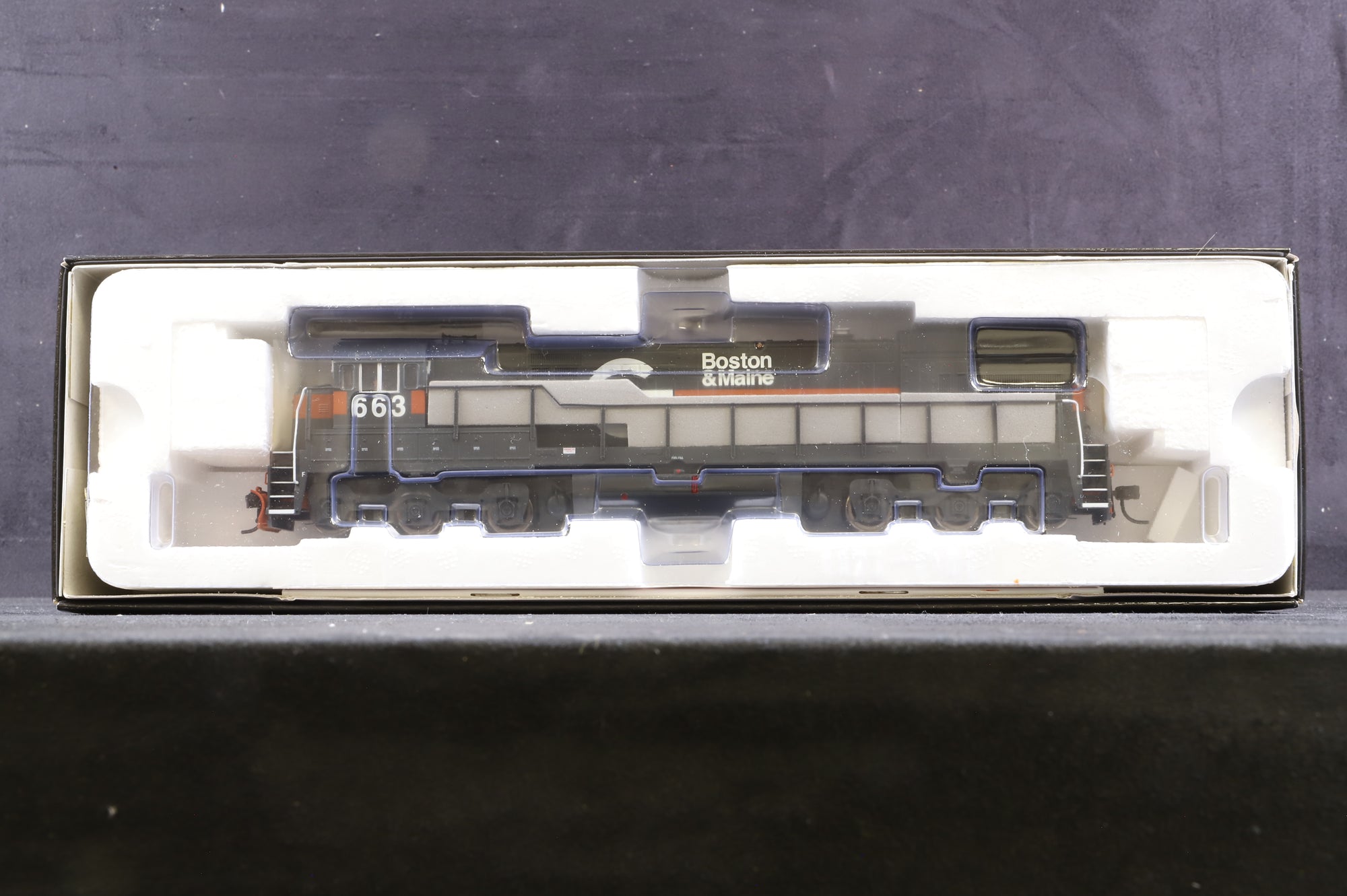 Atlas HO 10 000 906 U30C Phase 3 Guilford B&M Road '663' Diesel Locomotive DCC Sound