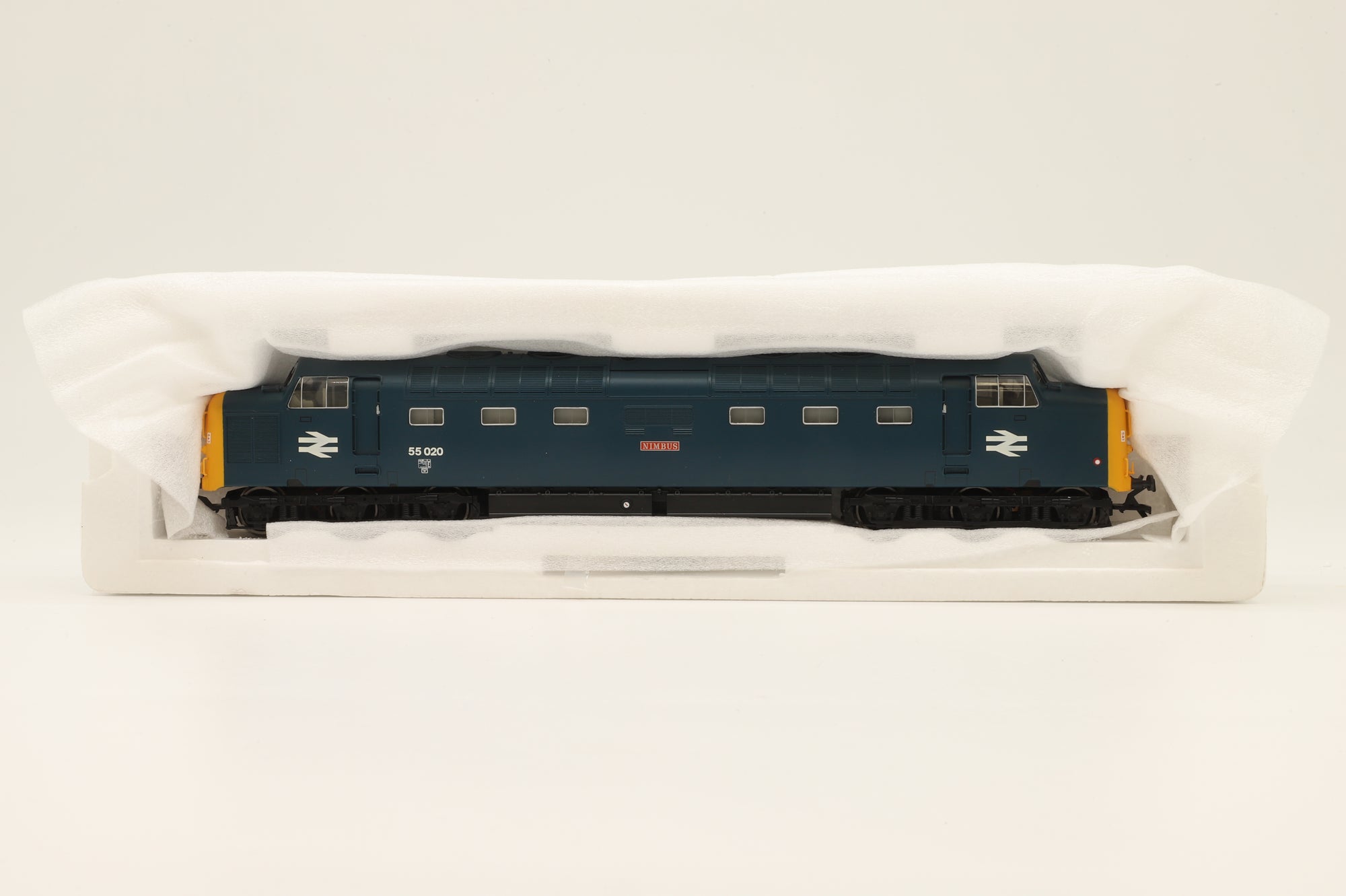 Bachmann OO 32-526 Class 55 Deltic '55020' 'Nimbus' BR Blue
