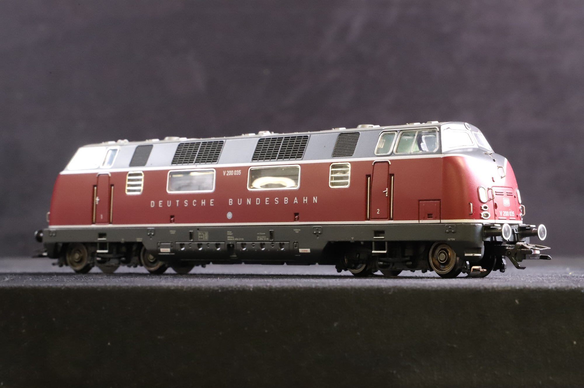 Marklin HO 37805 BR V200 V200035 in DB Crimson/Black - UNTESTED