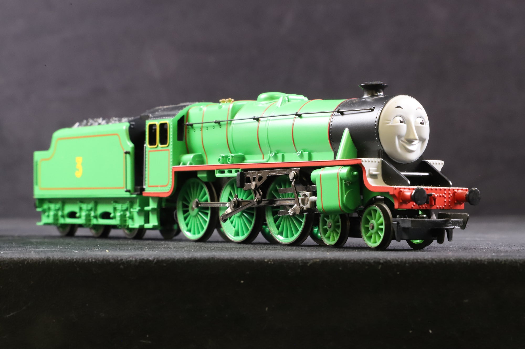 Hornby OO R 9049 Thomas & Friends 'Henry' '3' Steam Locomotive