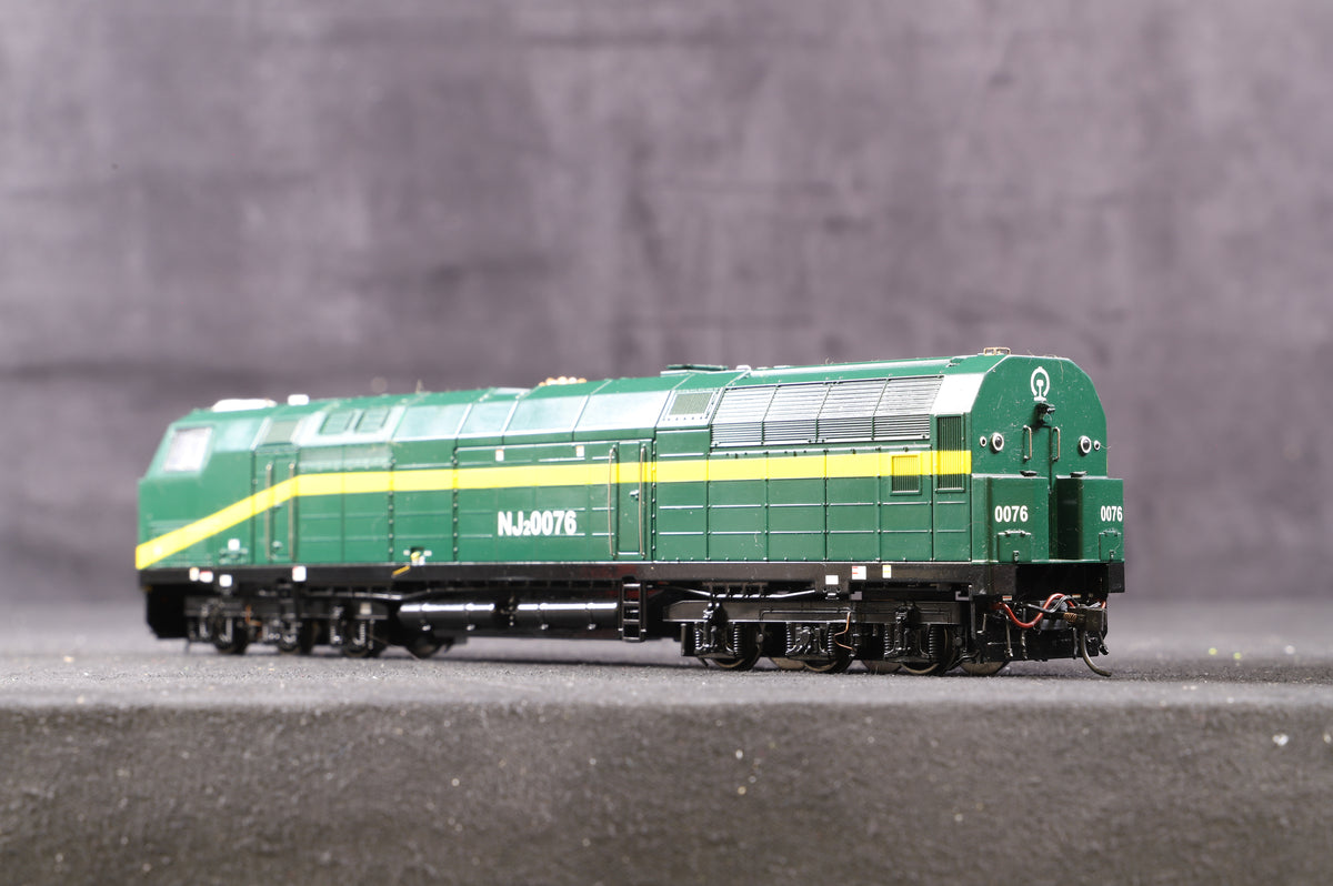 Bachmann China HO CD00404 NJ2 Diesel Locomotive Qinghai-Tibet Railroad