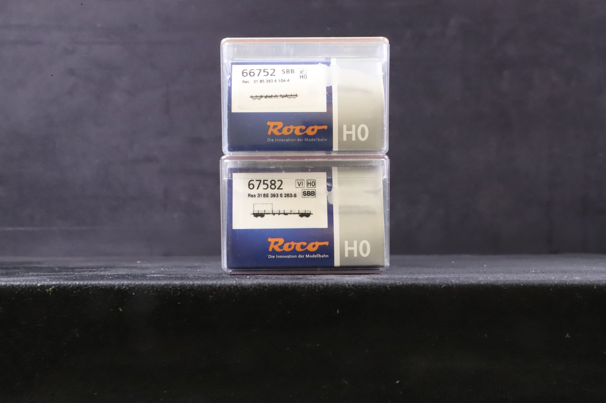 Roco HO Pair of SBB Stake Wagons, Incl. 66752 & 67582