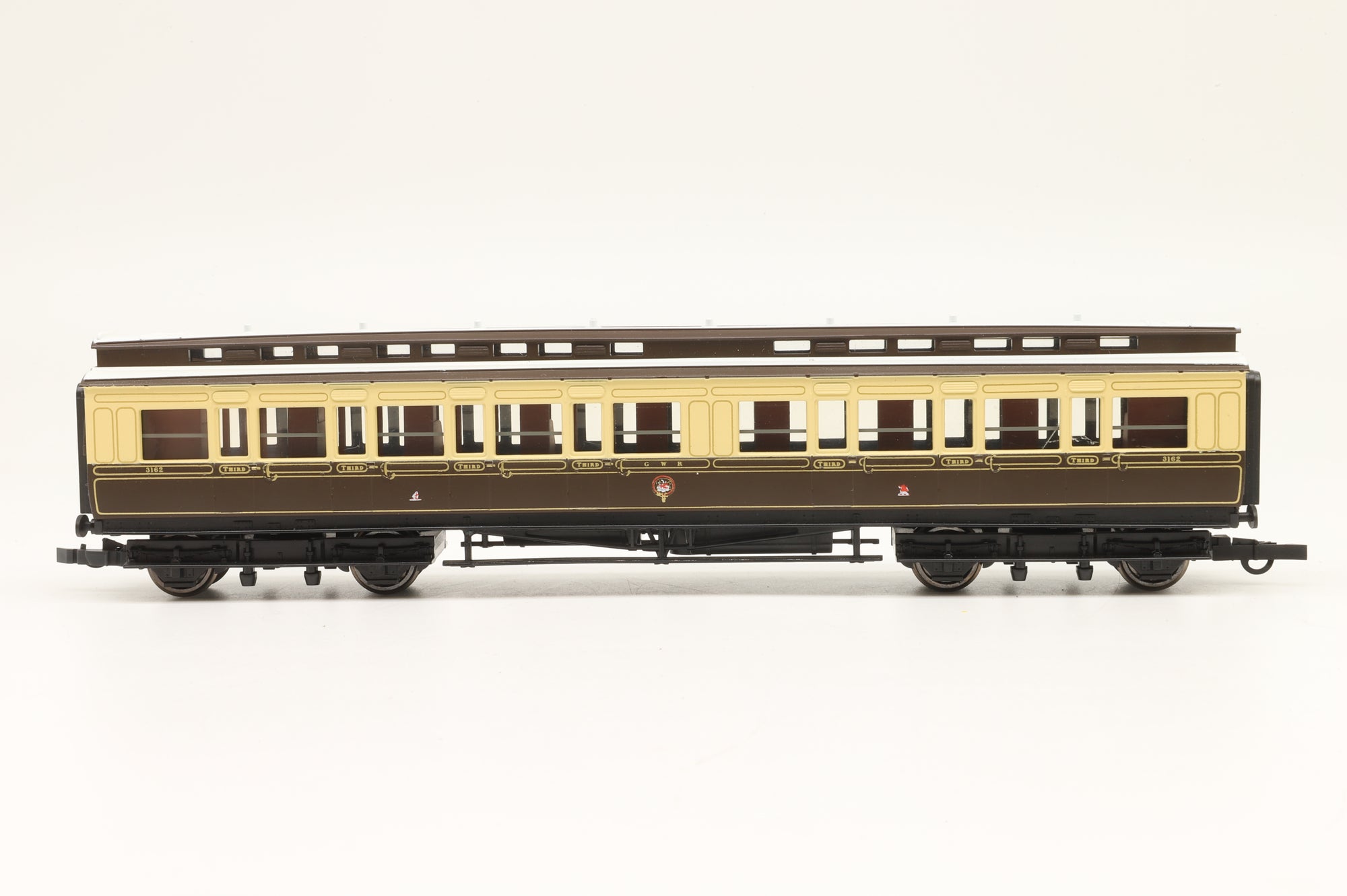Hornby OO Rake Of 6 GWR Chlorestry GWR Chocolate & Cream Coaches