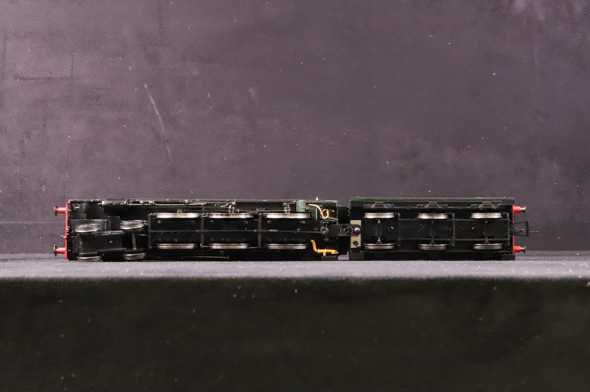 Hornby OO R2633 Patriot Class 7P 45545 'Planet' in Lined BR green w/ Late Crests