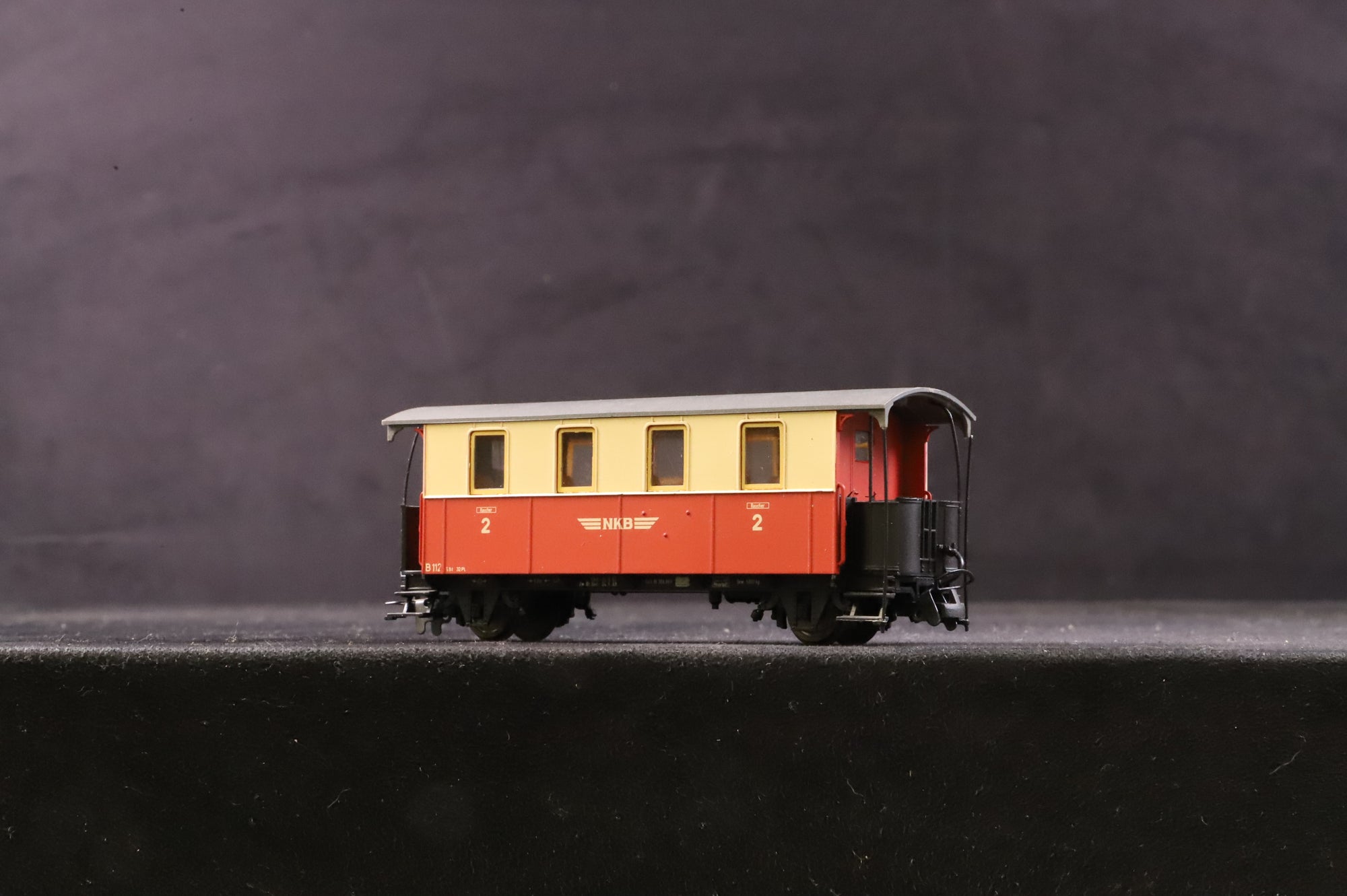 Bemo HOm Rake of 4 Red & Cream Coaches