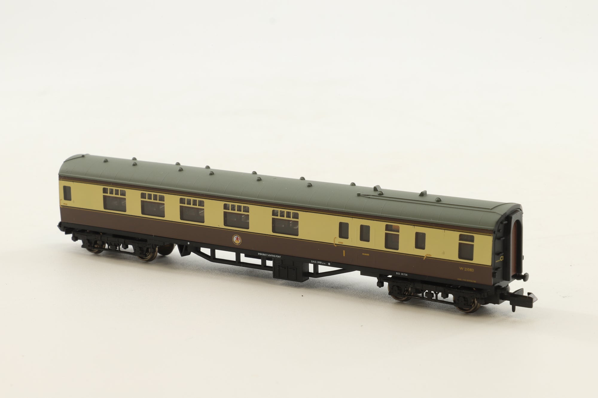 Graham Farish N Rake Of 4 Mk1 Chocolate & Cream Coaches Inc. 374-101A, 374-077A x3