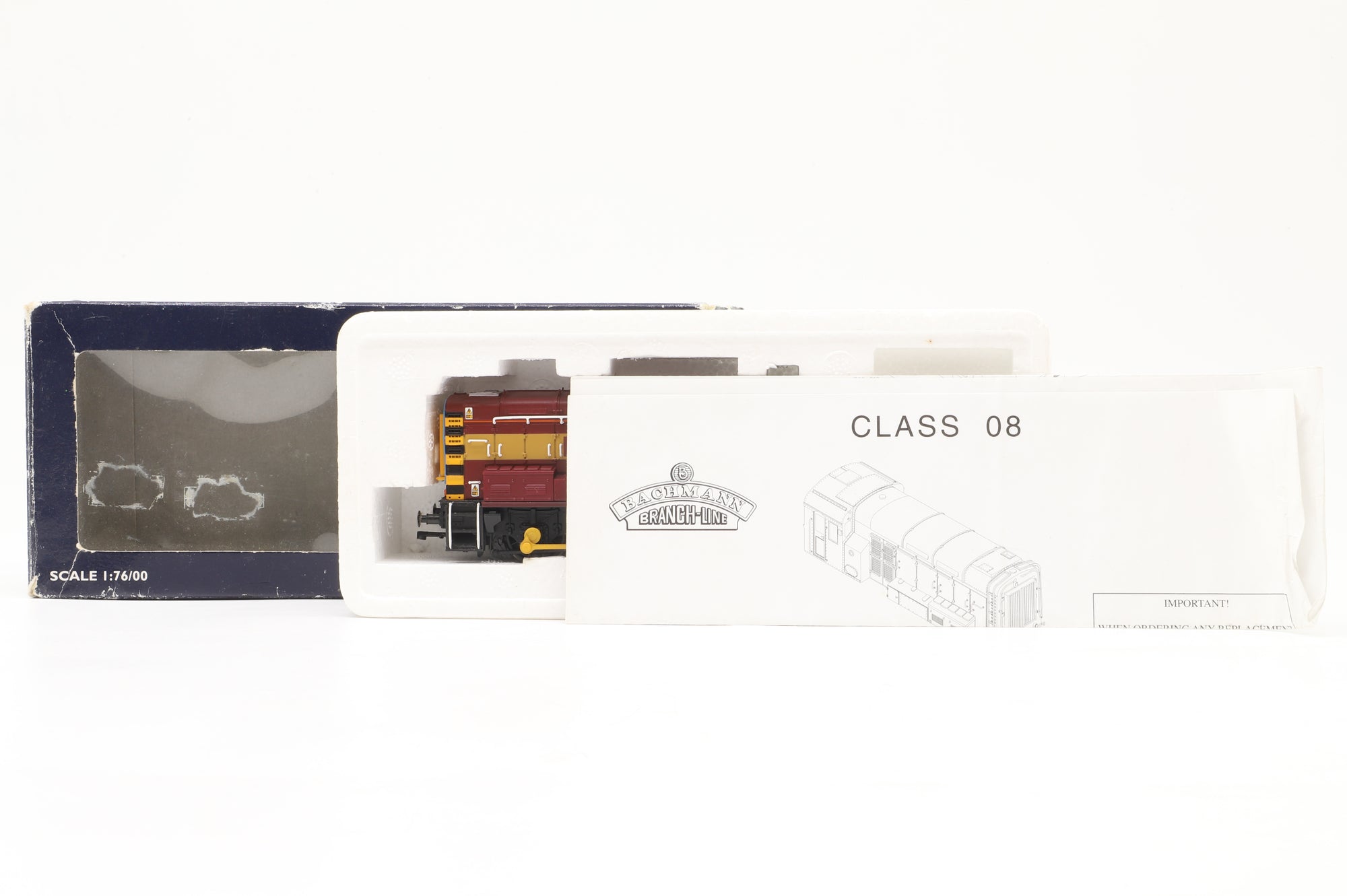 Bachmann OO 32-108 Class 08 '08683' Diesel Shunter EWS