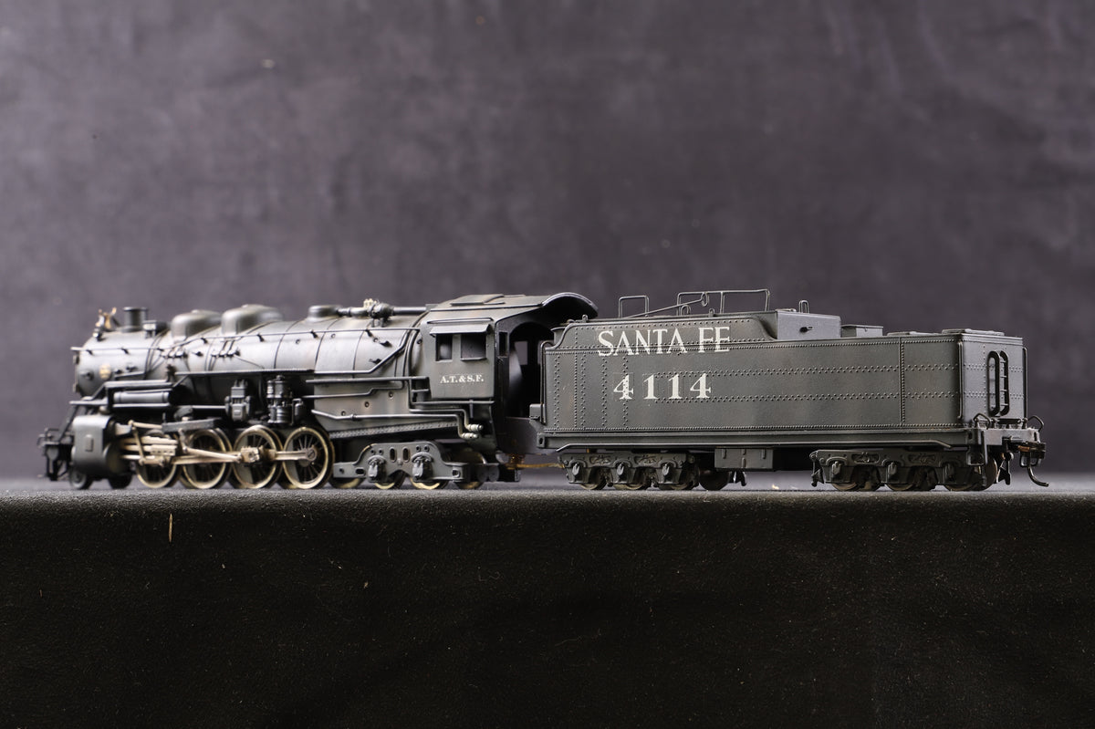 United Scale Models HO Santa Fe Berkshire 2-8-4 &#39;4114&#39;, Weathered