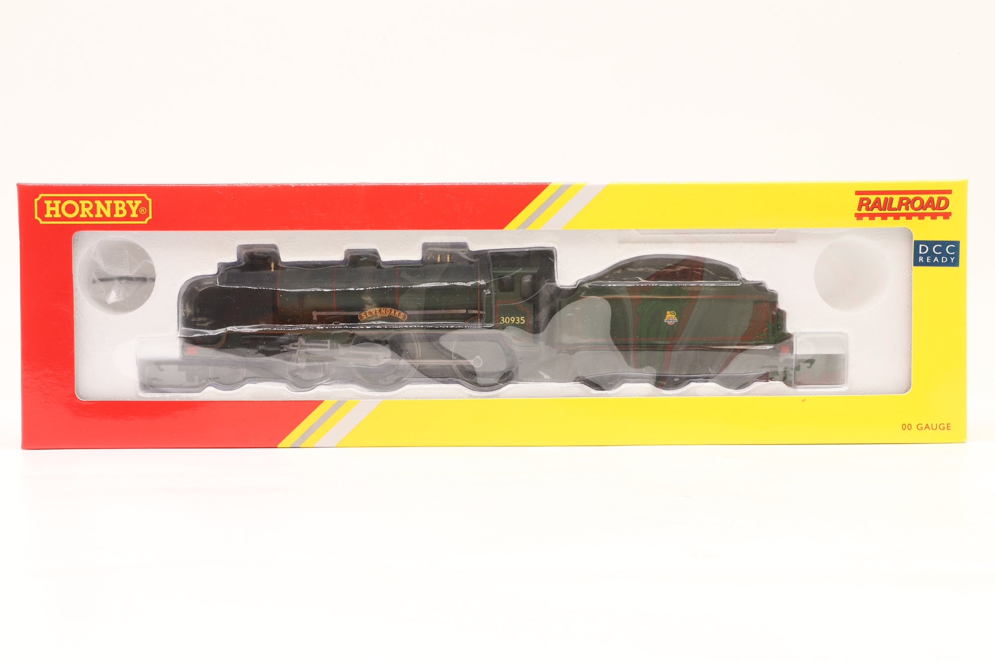 Hornby OO R3586 Schools Class 30935 'Sevenoaks' in Lined BR Green w/ Early Crests