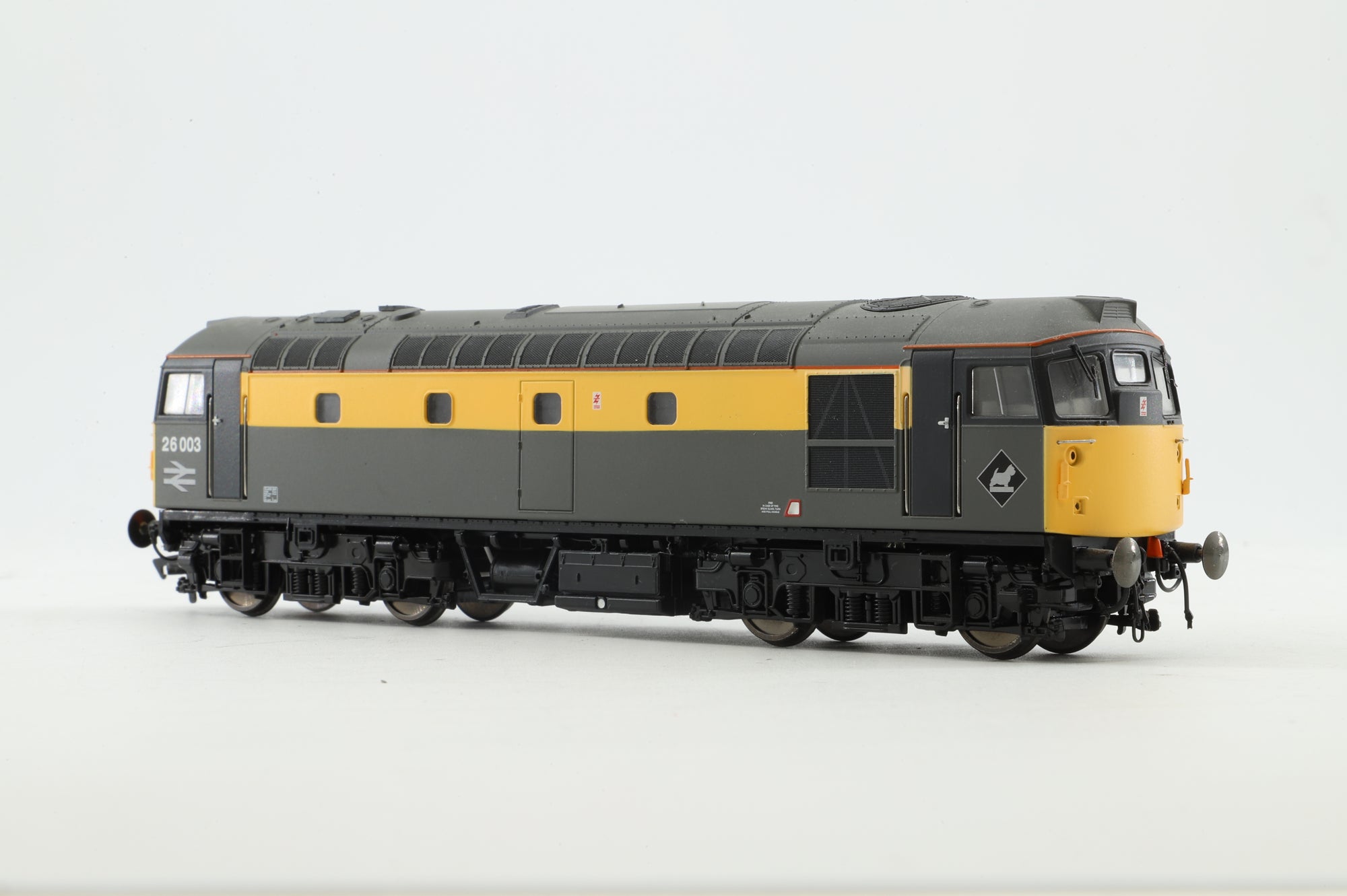 Heljan OO 26521 Class 26 26003 in BR Engineers 'Dutch' Livery