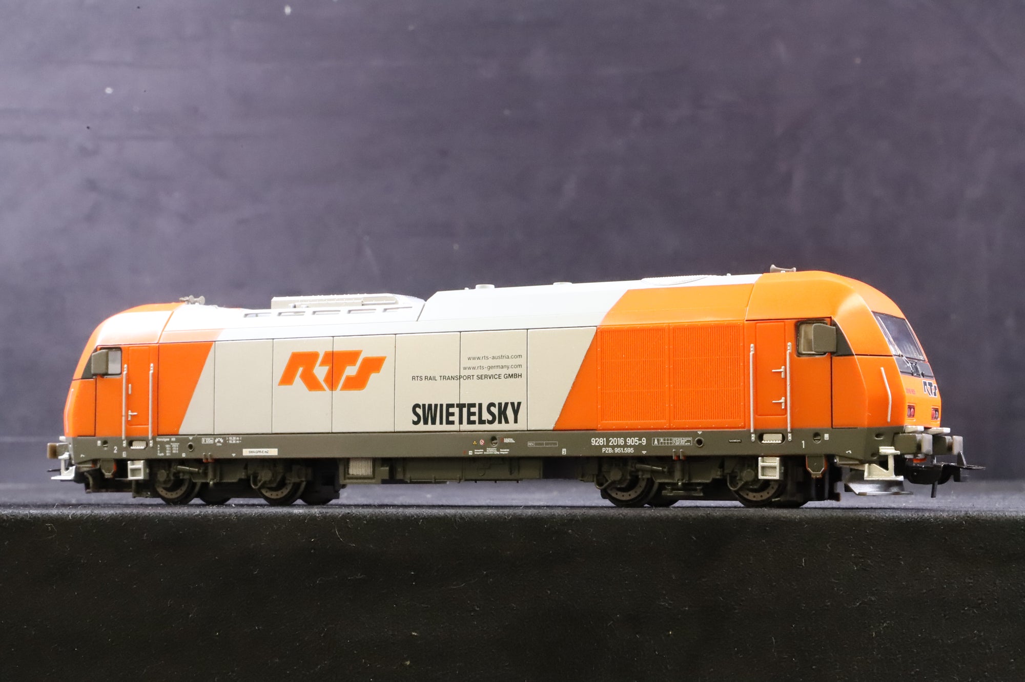 Piko HO 57592 Class Rh2016 Hercules Diesel Locomotive