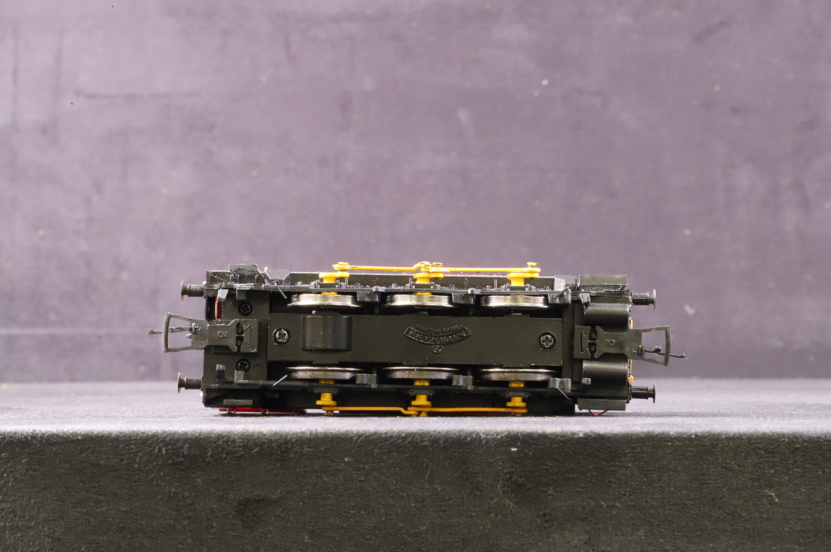 Bachmann OO 32-119 Class 08 08907 in DB Schenker Livery
