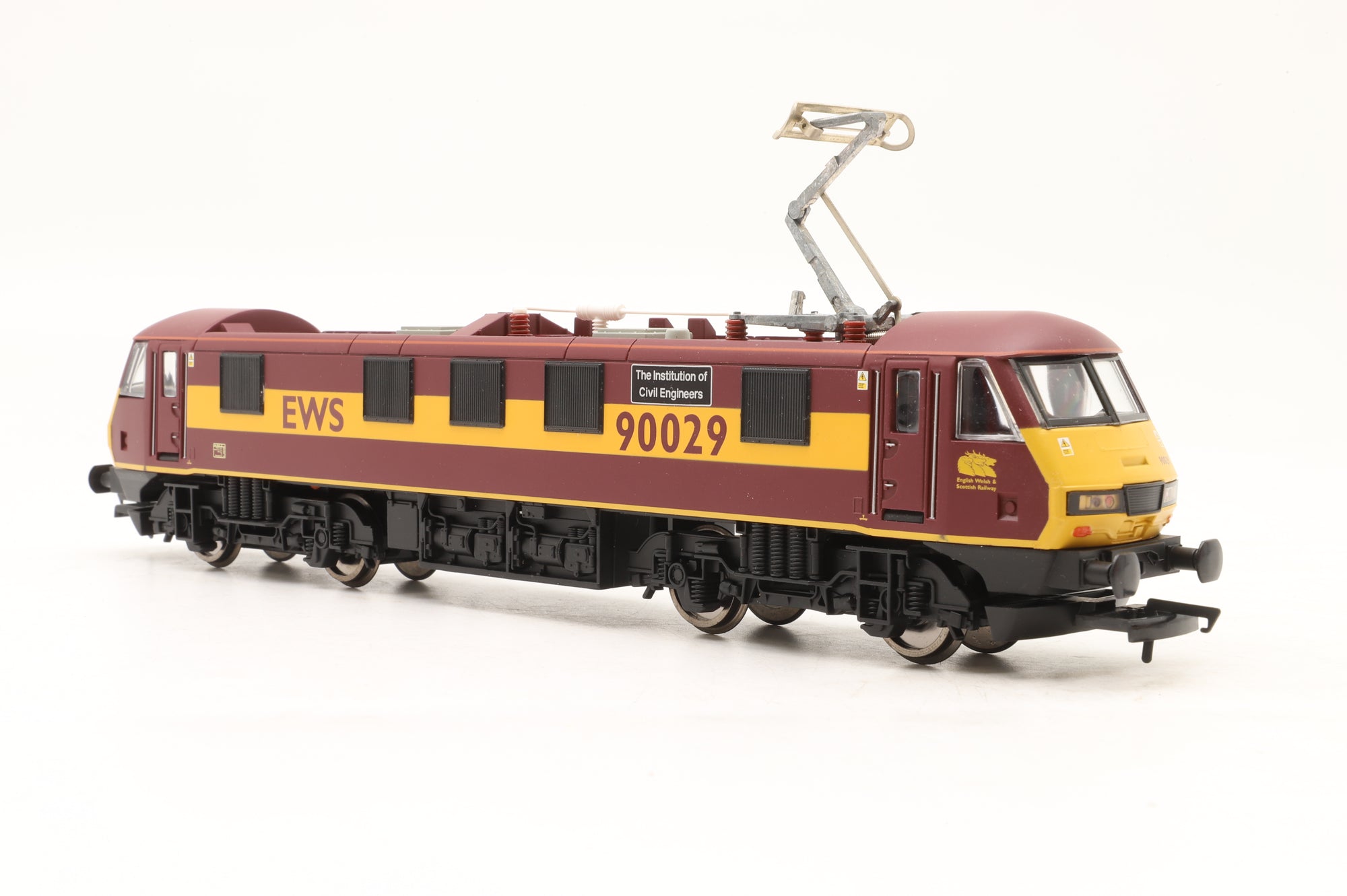 Hornby OO R2955 Virgin Charter Relief Train Pack Incl. Class 90 & Mk3 DVT