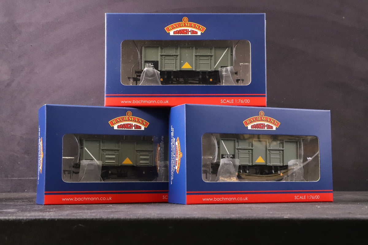 Bachmann OO 38-926Z/30Z/32Z Rake of 3 24.5T Mineral Wagons in BR Grey w/ Yellow Triangles