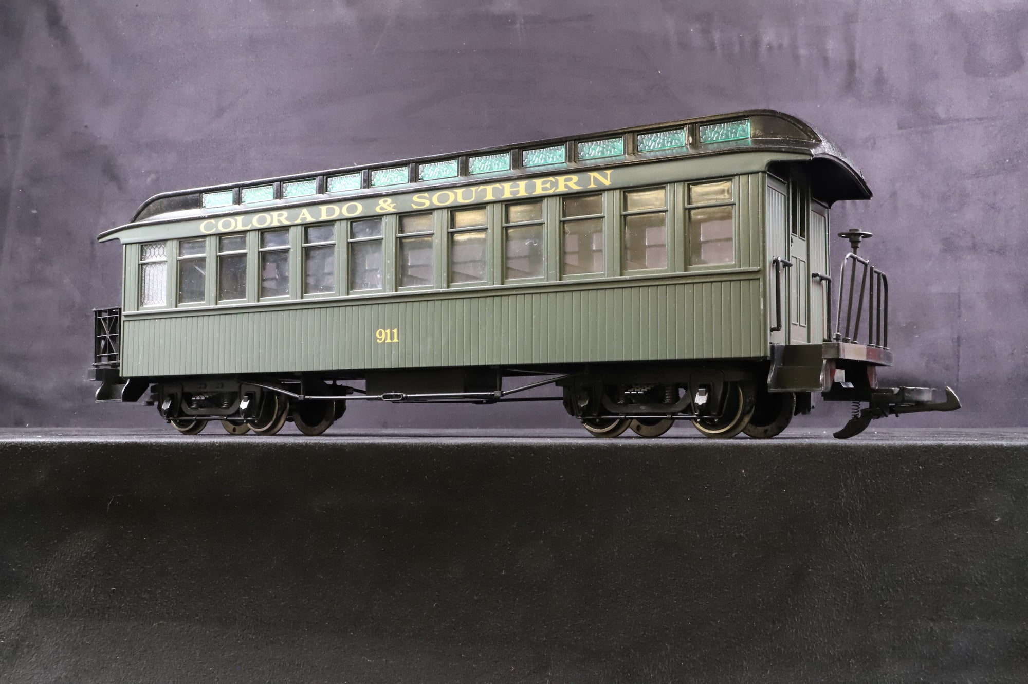 Bachmann G Colorado & Southern '911' Green Coach