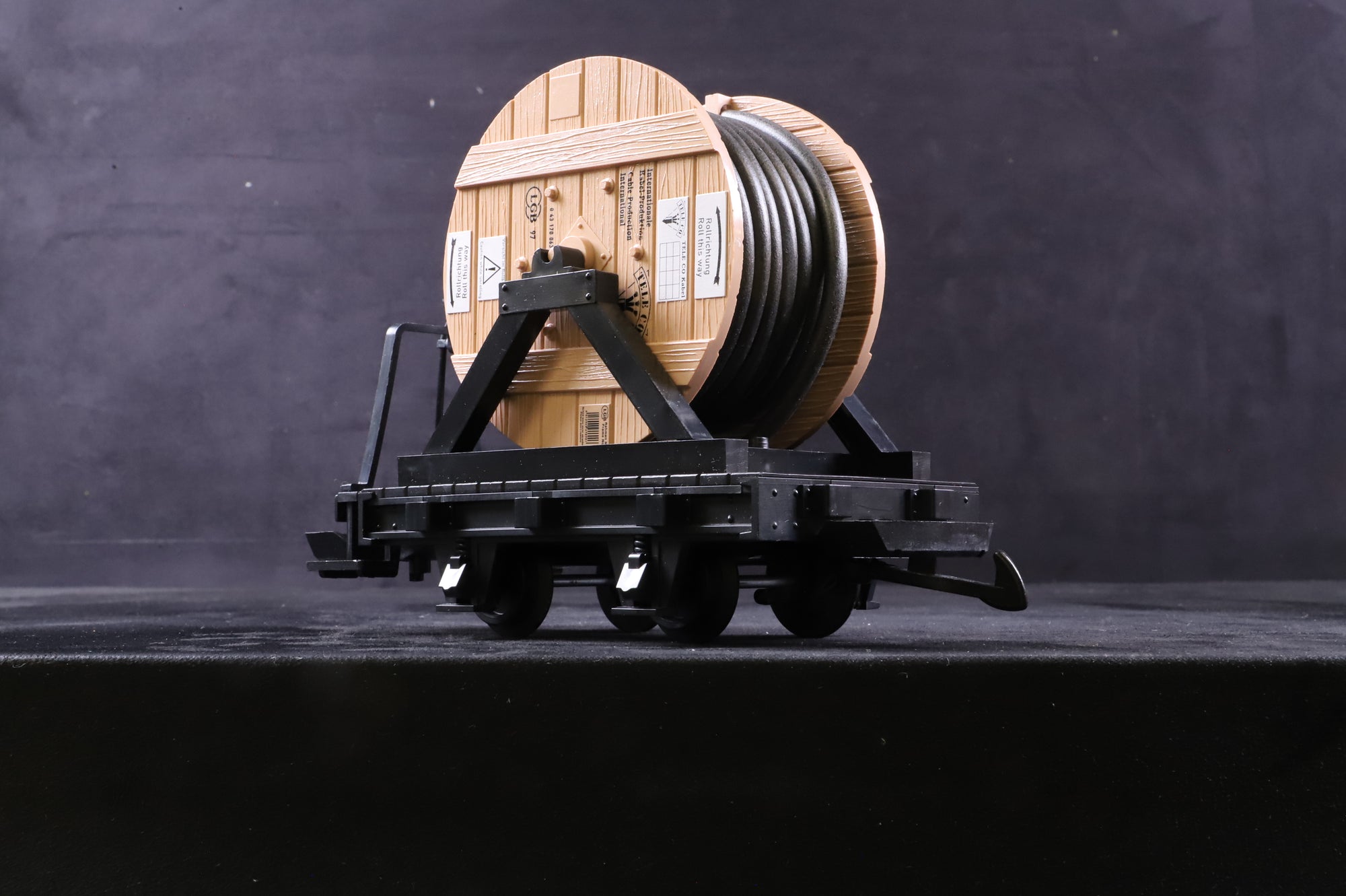 LGB G 43170 2 Cable Wagons with Loads