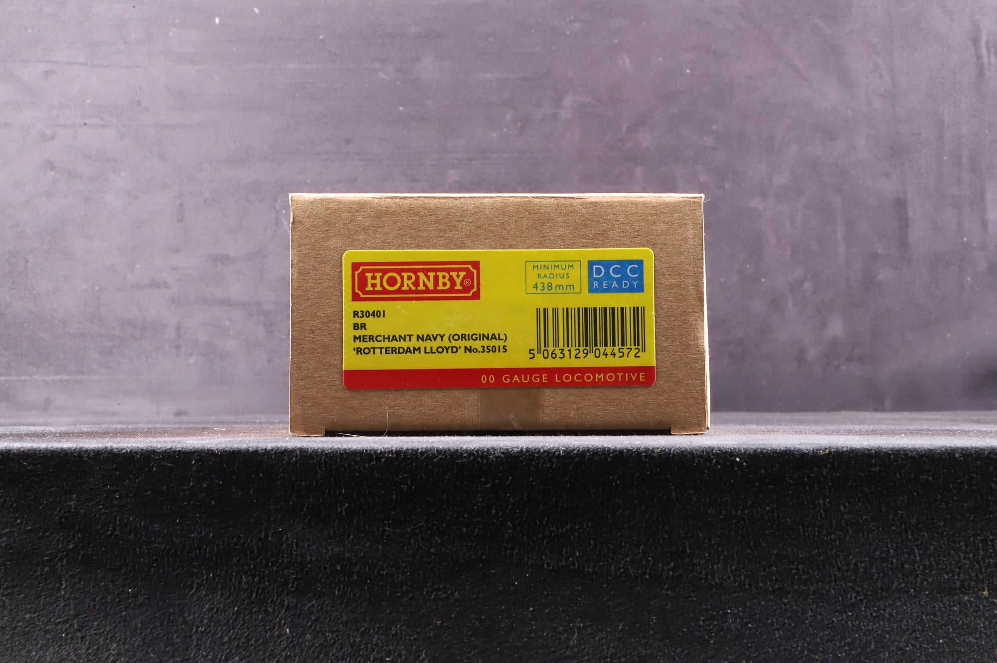 Hornby OO R30401 Merchant Navy Class '35015' 'Rotterdam Lloyd' BR Blue