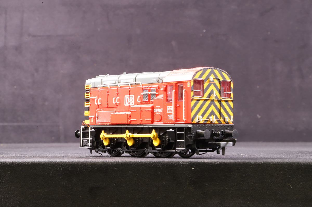 Bachmann OO 32-119 Class 08 08907 in DB Schenker Livery
