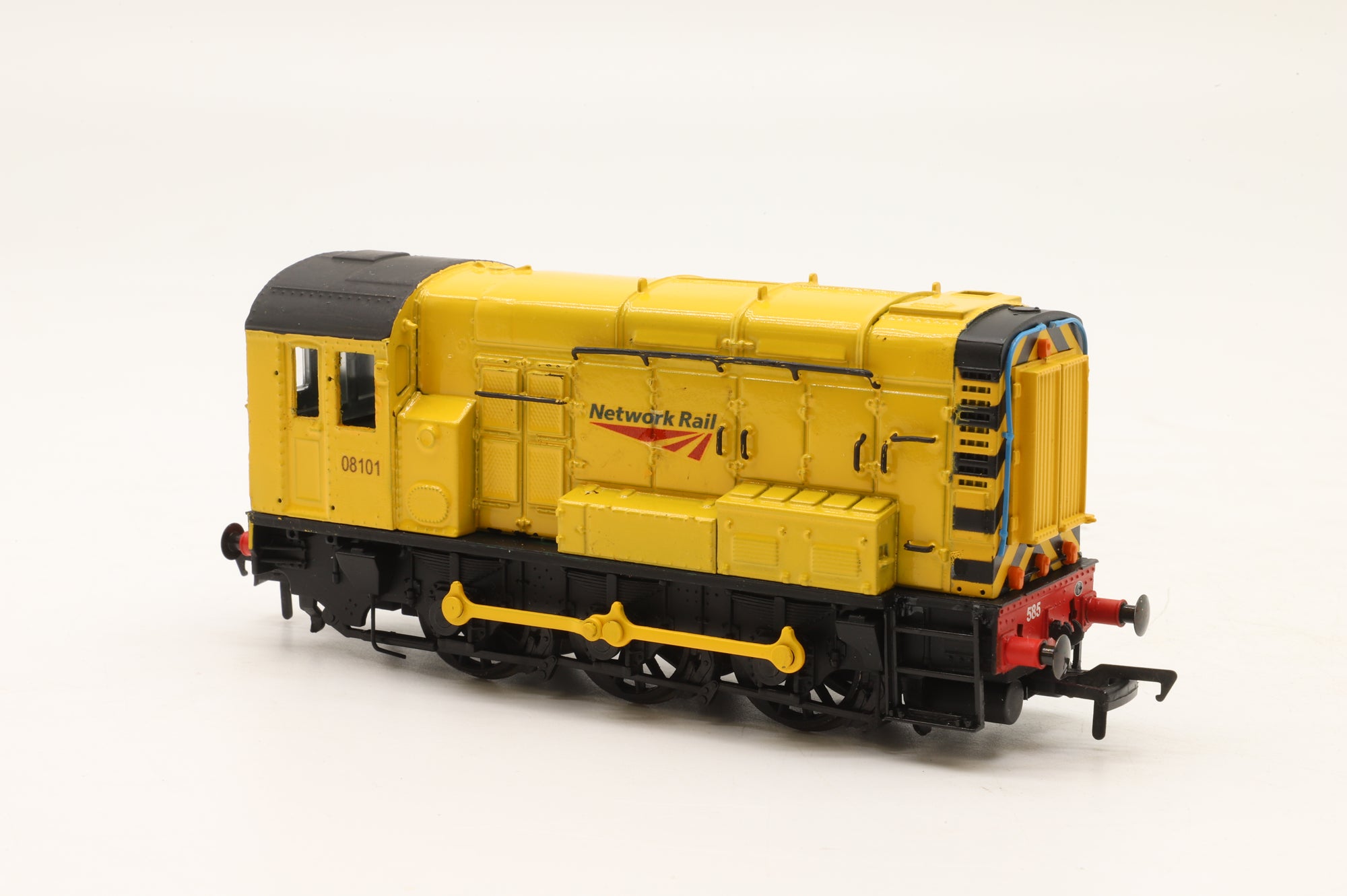 Bachmann OO Class 08 08101 in Network Rail Yellow – Custom Respray