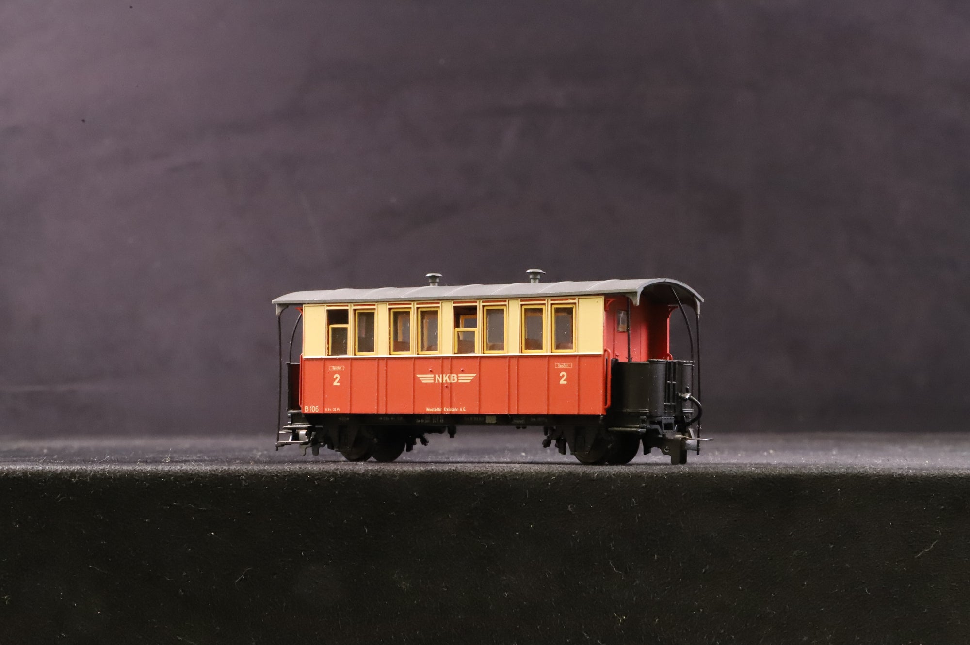 Bemo HOm Rake of 4 Red & Cream Coaches